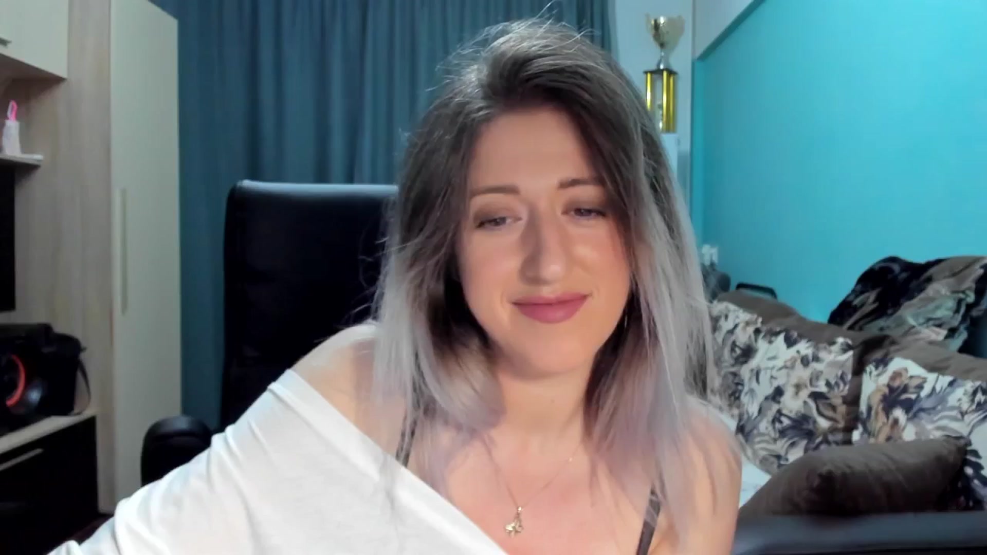 Gallery image thumbnail from SweetDelia_'s myfreecams stream on, 09/29/2024, 01:08 image 11 of 20