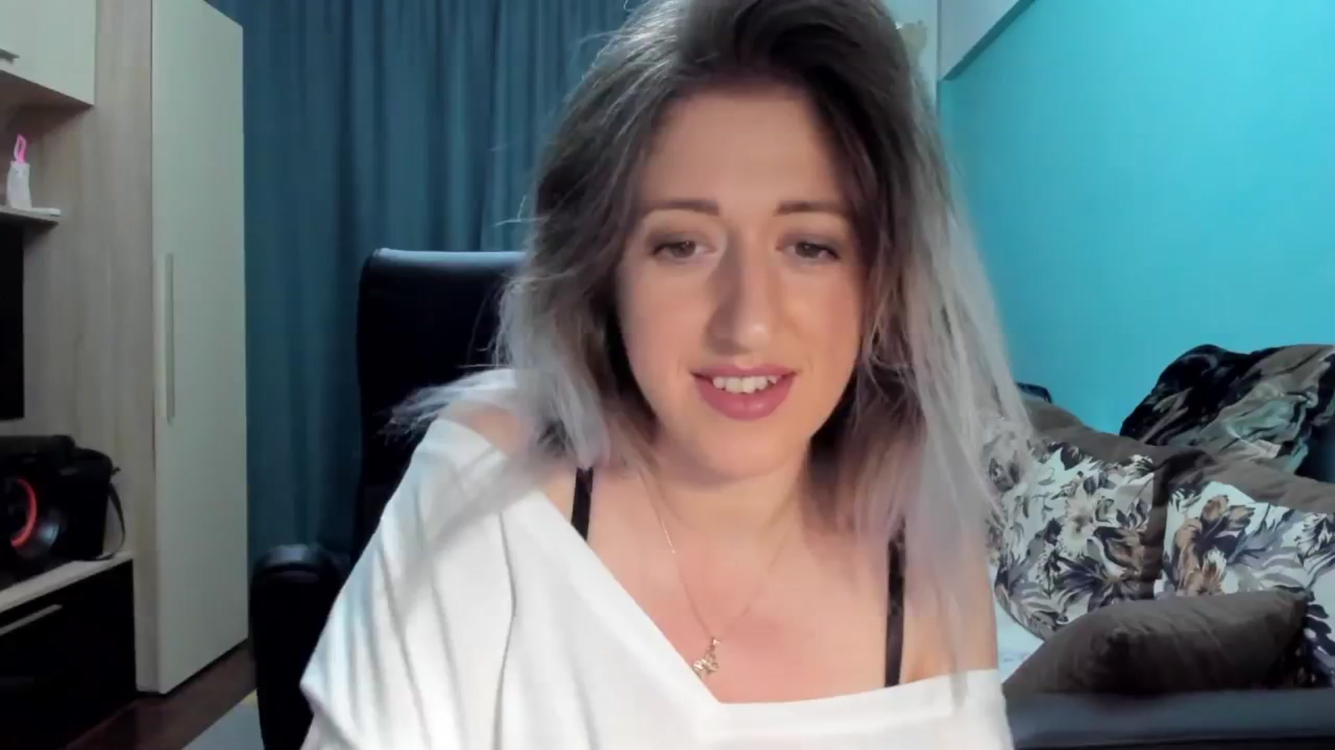 Gallery image thumbnail from SweetDelia_'s myfreecams stream on, 09/29/2024, 01:08 image 7 of 20