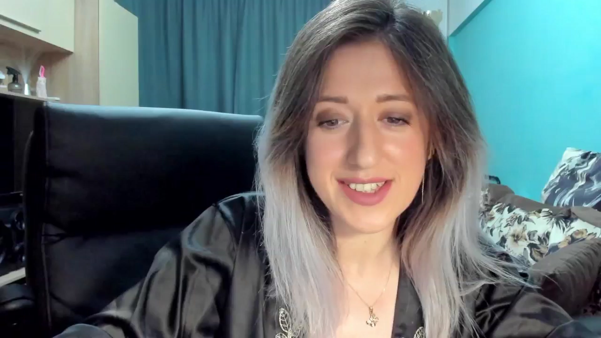 Gallery image thumbnail from SweetDelia_'s myfreecams stream on, 09/29/2024, 23:21 image 17 of 20