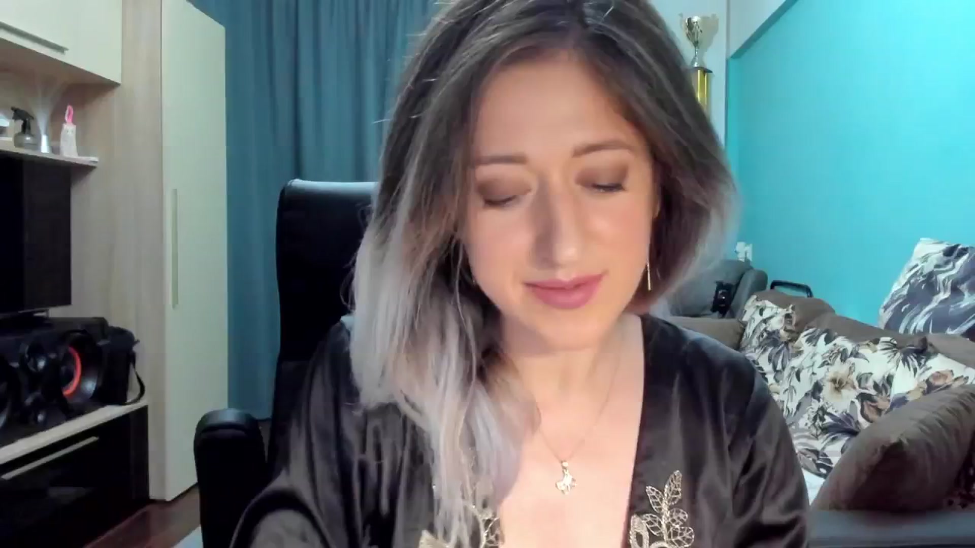 Gallery image thumbnail from SweetDelia_'s myfreecams stream on, 09/29/2024, 23:21 image 6 of 20