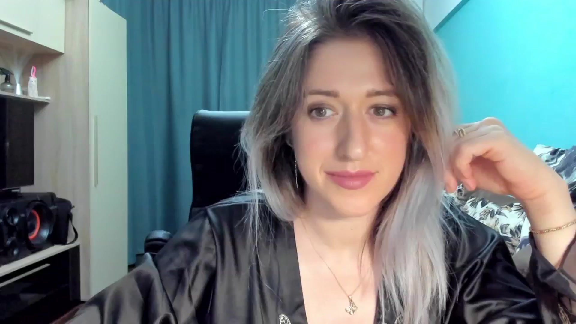 Gallery image thumbnail from SweetDelia_'s myfreecams stream on, 09/30/2024, 01:30 image 10 of 20
