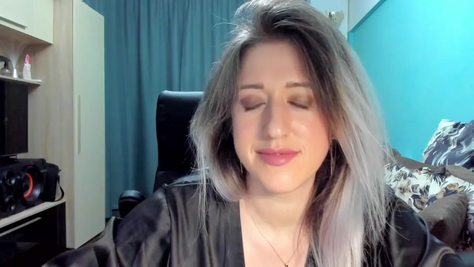 Gallery image thumbnail from SweetDelia_'s myfreecams stream on, 09/30/2024, 01:30 image 13 of 20