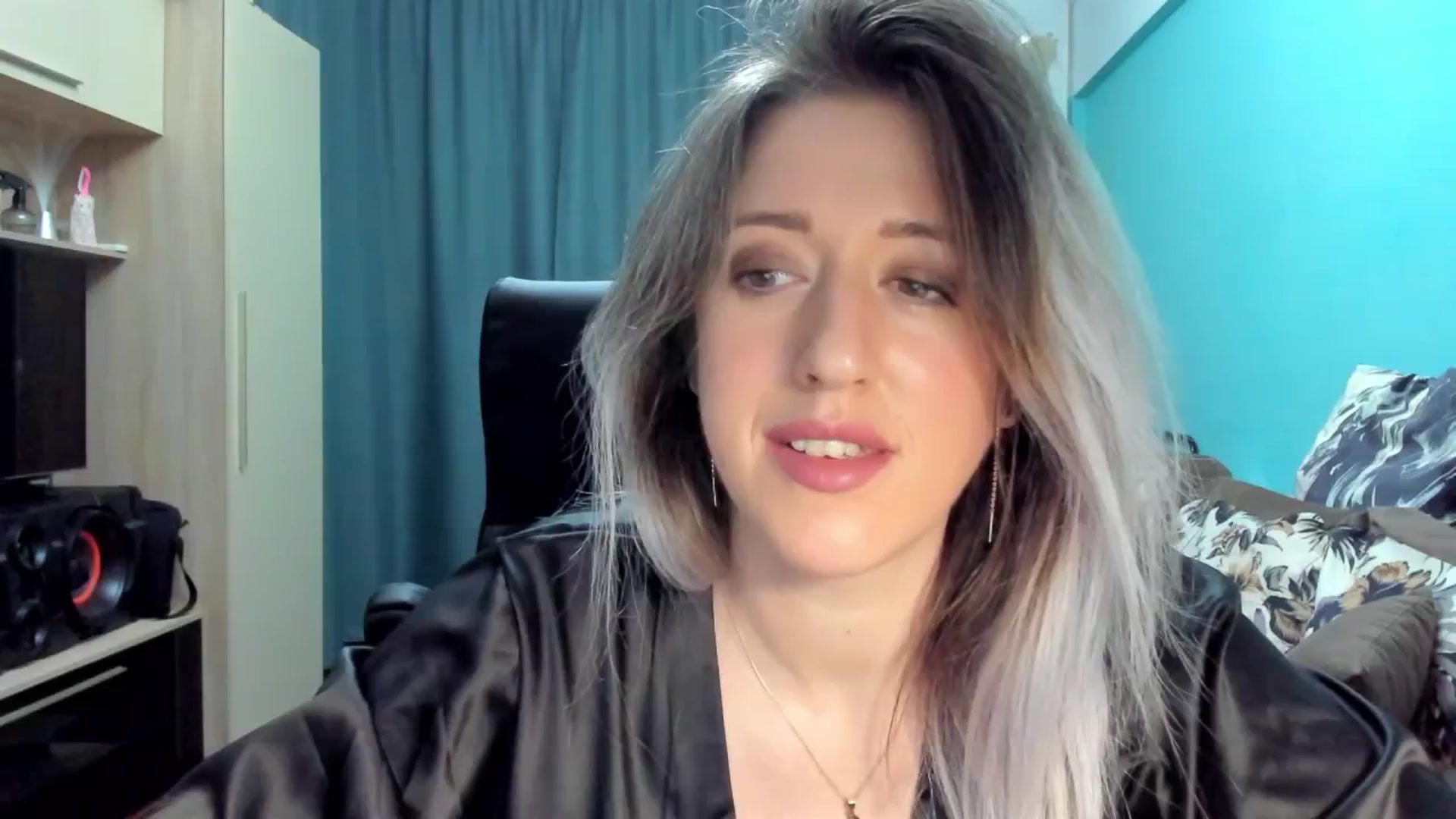 Gallery image thumbnail from SweetDelia_'s myfreecams stream on, 09/30/2024, 01:30 image 8 of 20