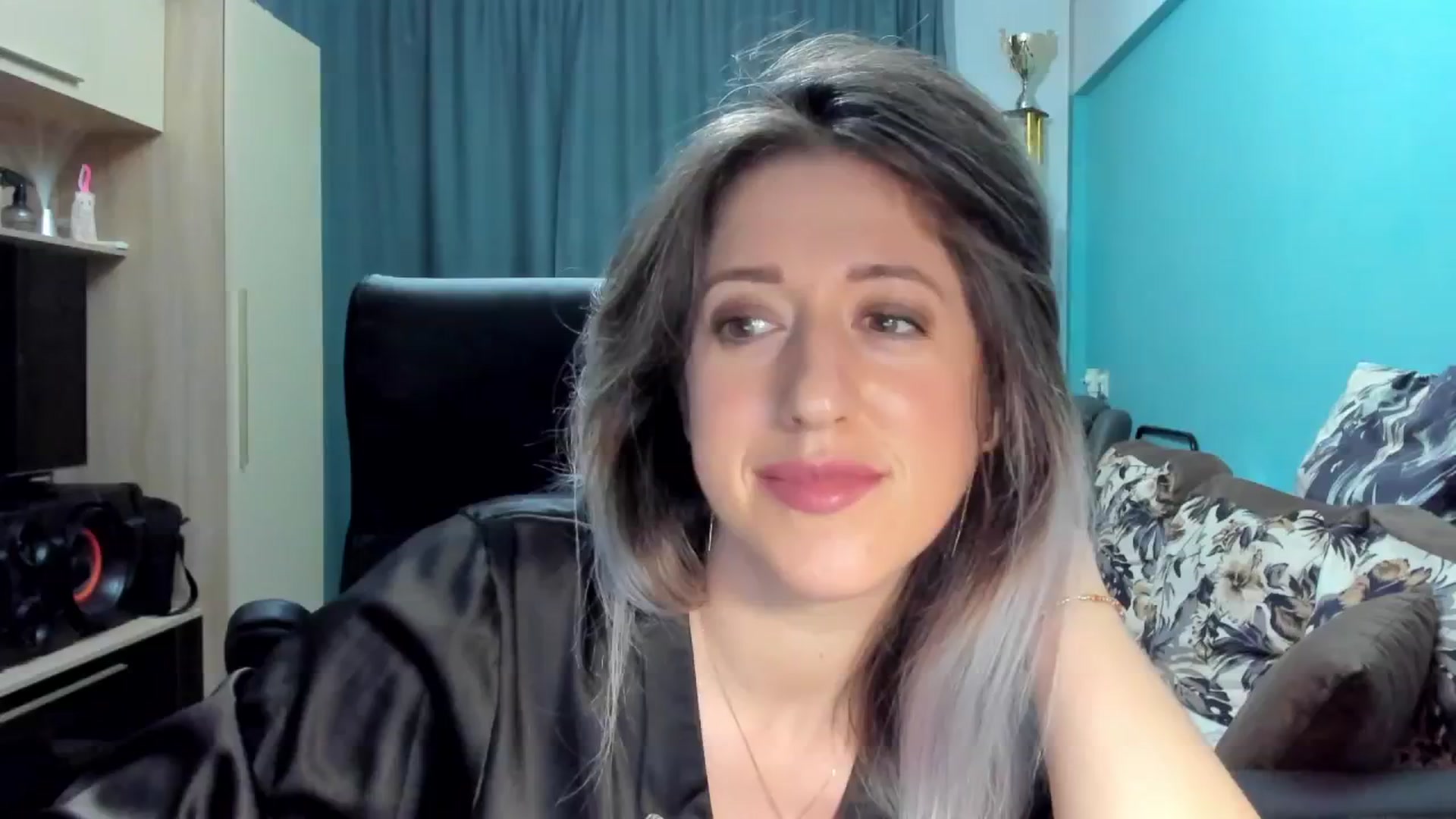 Gallery image thumbnail from SweetDelia_'s myfreecams stream on, 09/30/2024, 02:07 image 14 of 20