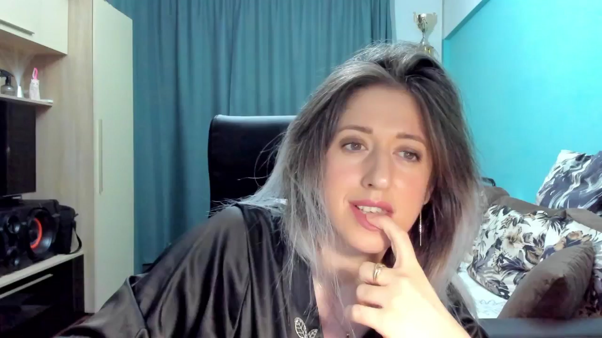 Gallery image thumbnail from SweetDelia_'s myfreecams stream on, 09/30/2024, 02:07 image 6 of 20