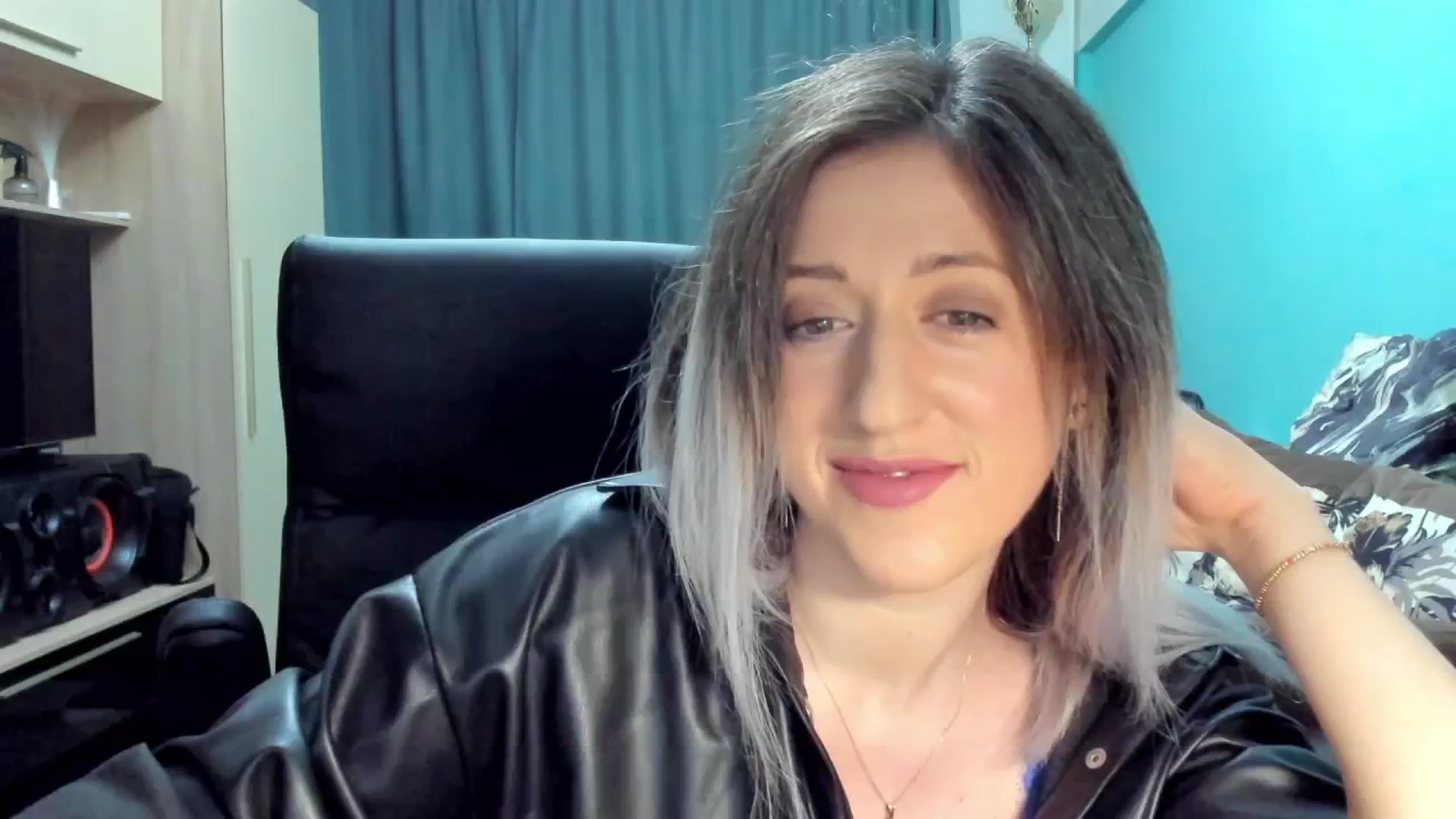 Gallery image thumbnail from SweetDelia_'s myfreecams stream on, 10/01/2024, 24:46 image 11 of 20