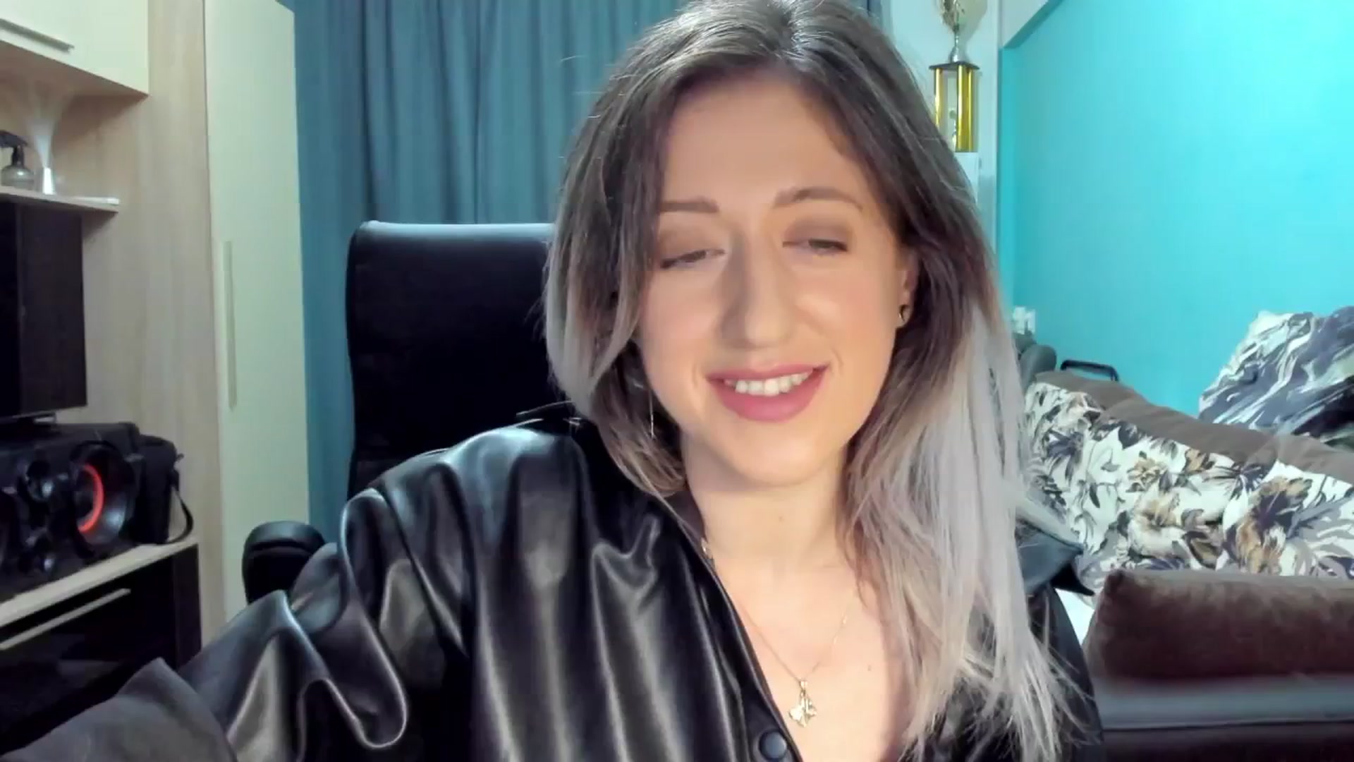Gallery image thumbnail from SweetDelia_'s myfreecams stream on, 10/01/2024, 24:46 image 6 of 20