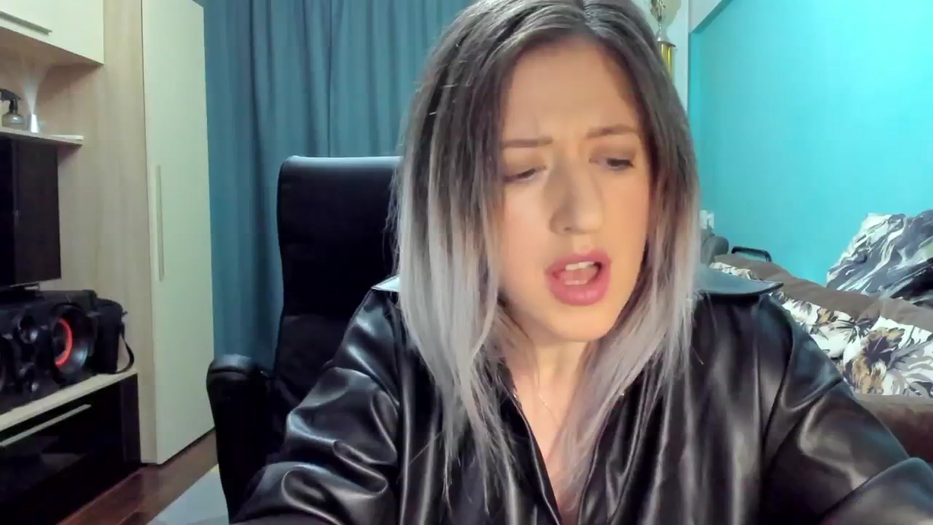 Gallery image thumbnail from SweetDelia_'s myfreecams stream on, 10/01/2024, 24:46 image 8 of 20