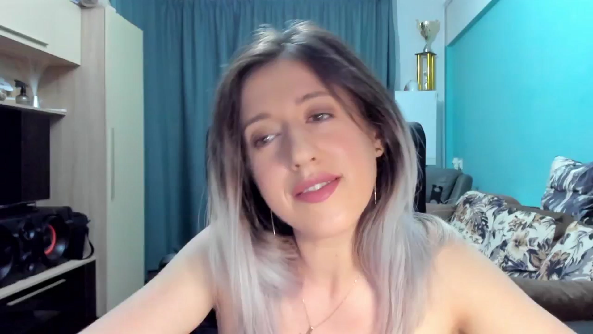 Gallery image thumbnail from SweetDelia_'s myfreecams stream on, 10/02/2024, 22:31 image 12 of 20