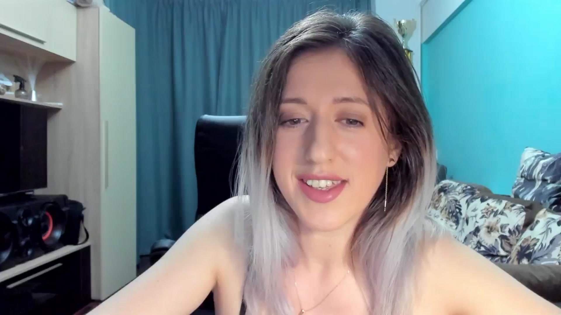 Gallery image thumbnail from SweetDelia_'s myfreecams stream on, 10/02/2024, 22:31 image 13 of 20
