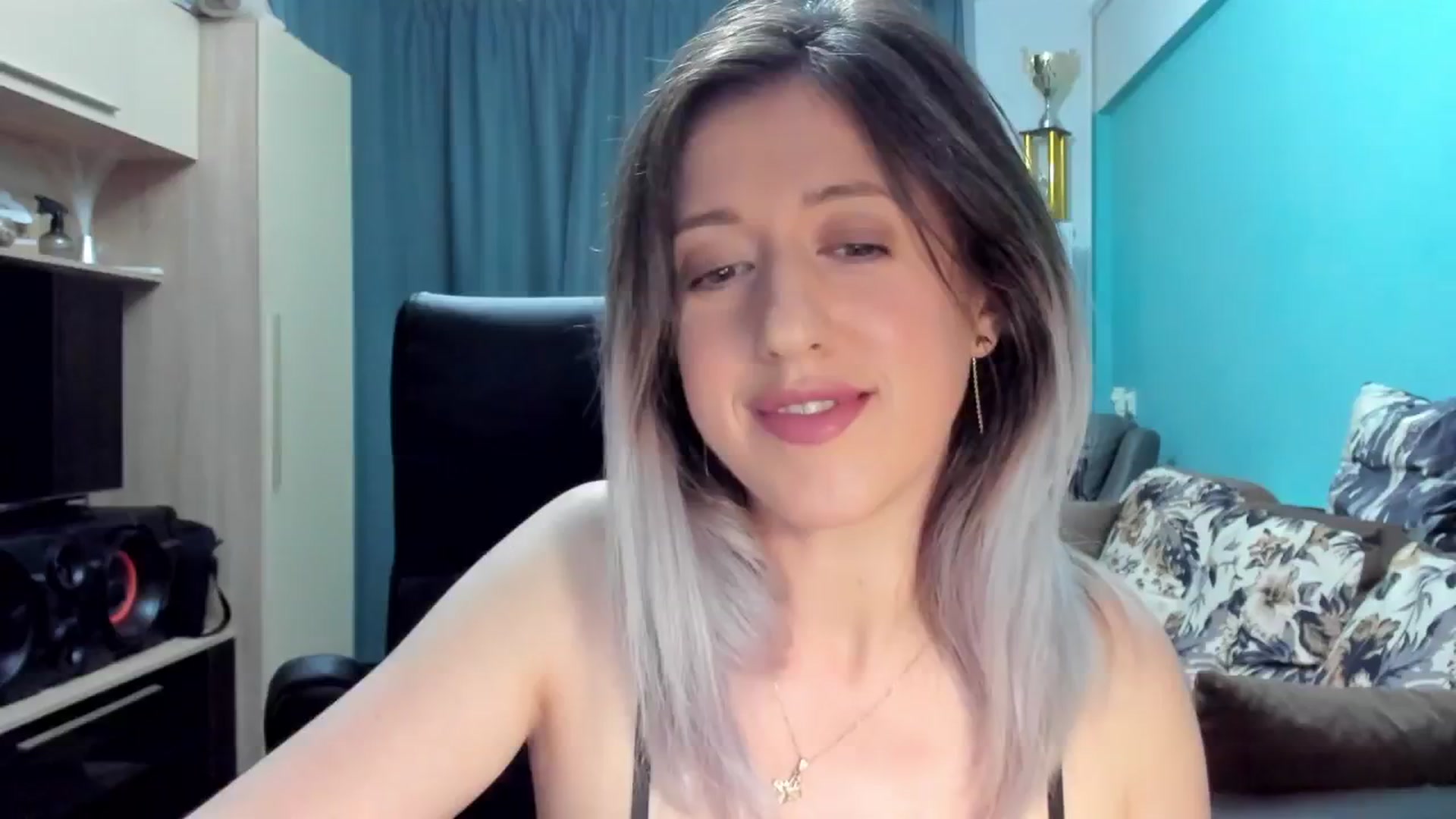 Gallery image thumbnail from SweetDelia_'s myfreecams stream on, 10/02/2024, 22:31 image 15 of 20