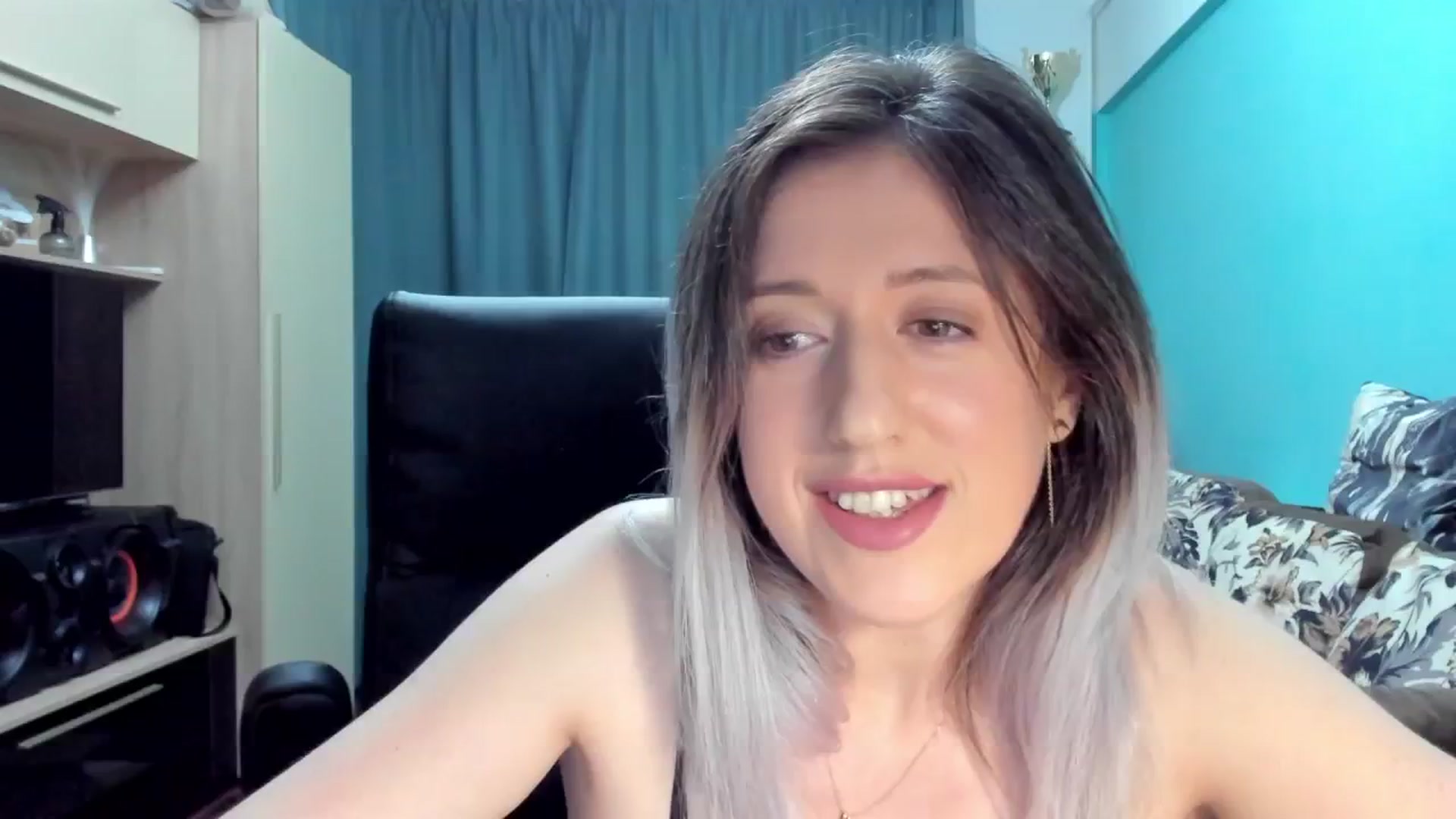 Gallery image thumbnail from SweetDelia_'s myfreecams stream on, 10/02/2024, 22:31 image 18 of 20