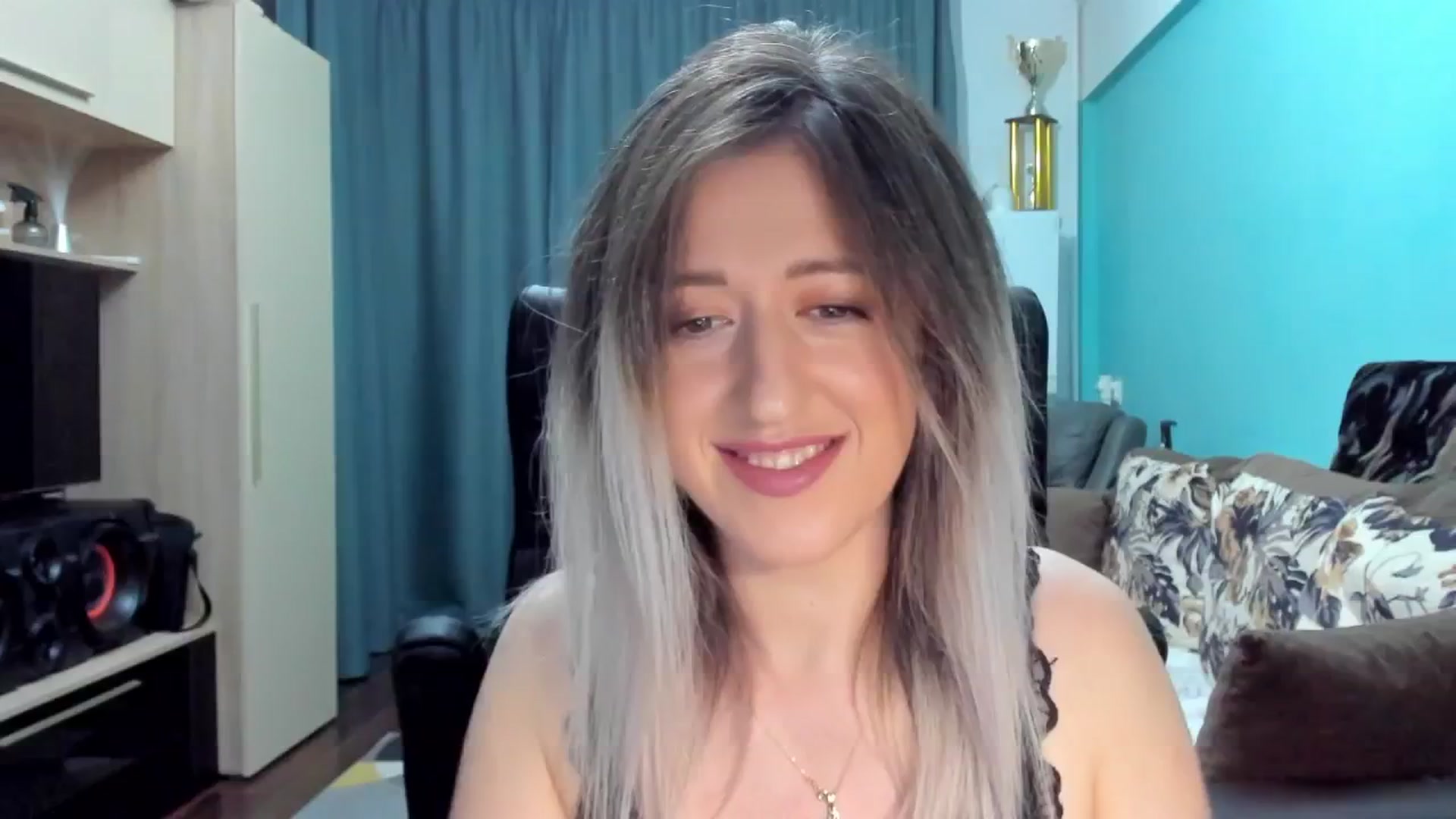 Gallery image thumbnail from SweetDelia_'s myfreecams stream on, 10/06/2024, 01:16 image 10 of 20