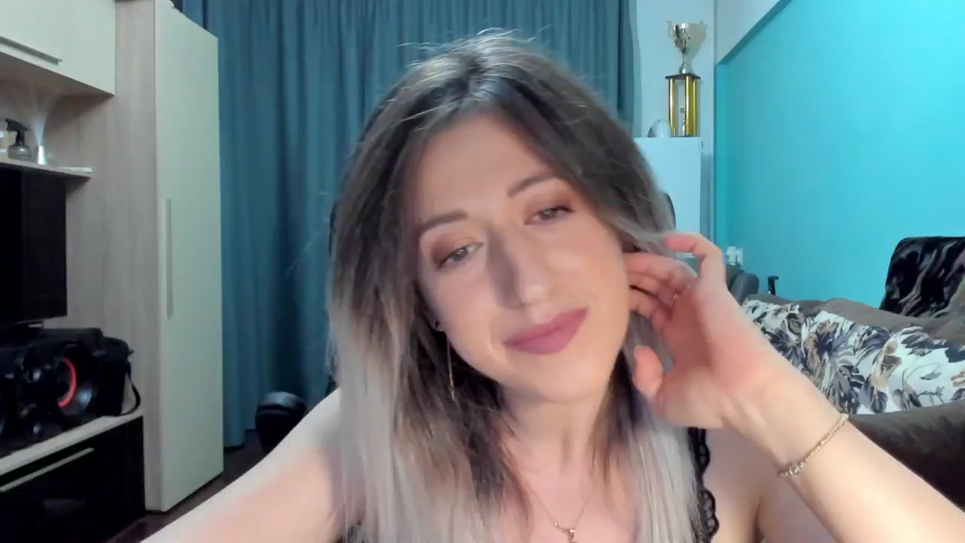 Gallery image thumbnail from SweetDelia_'s myfreecams stream on, 10/06/2024, 01:16 image 3 of 20