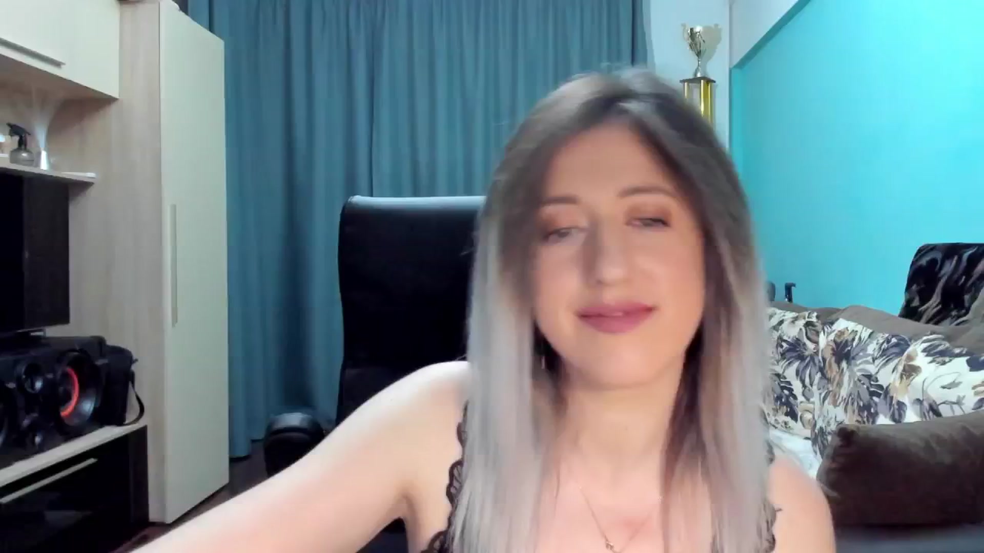 Gallery image thumbnail from SweetDelia_'s myfreecams stream on, 10/06/2024, 01:16 image 18 of 20