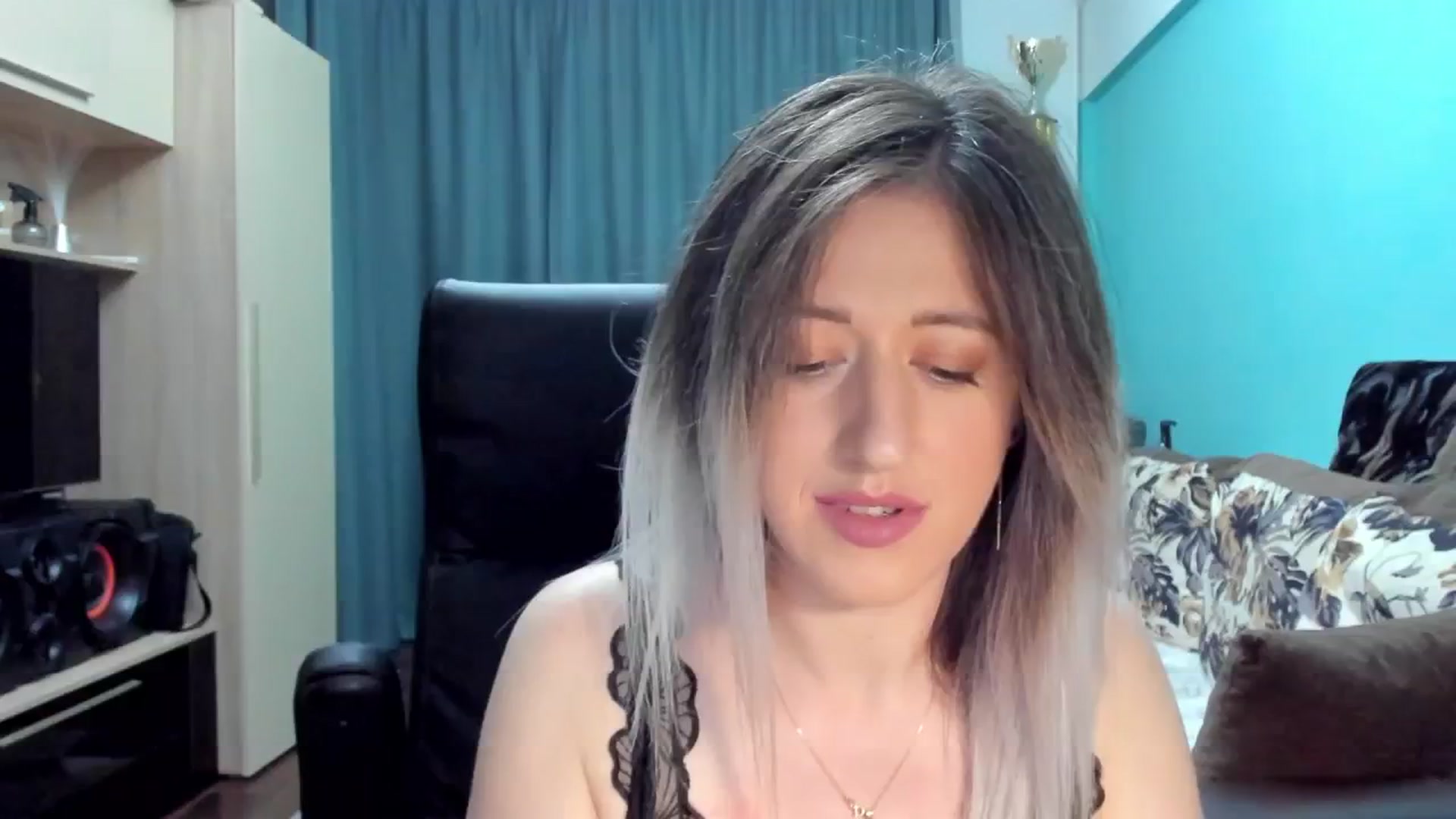 Gallery image thumbnail from SweetDelia_'s myfreecams stream on, 10/06/2024, 01:16 image 7 of 20