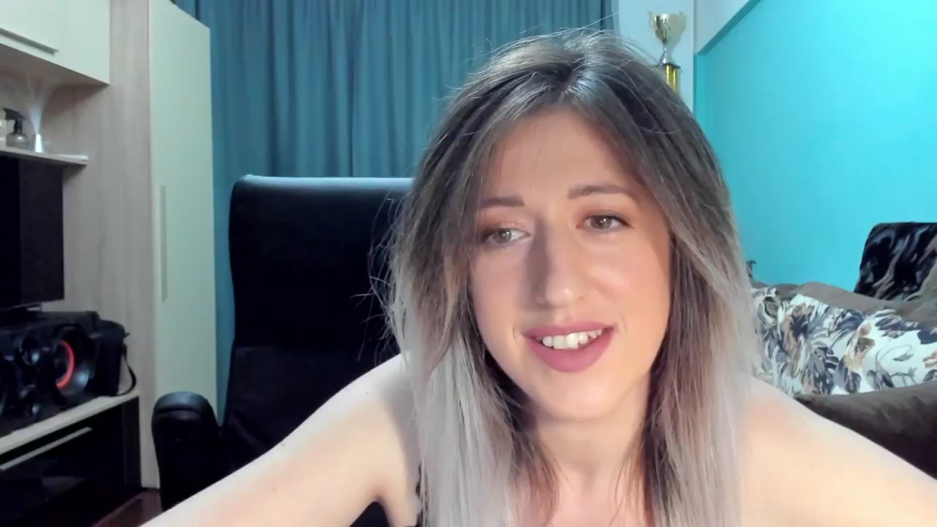 Gallery image thumbnail from SweetDelia_'s myfreecams stream on, 10/06/2024, 01:16 image 2 of 20