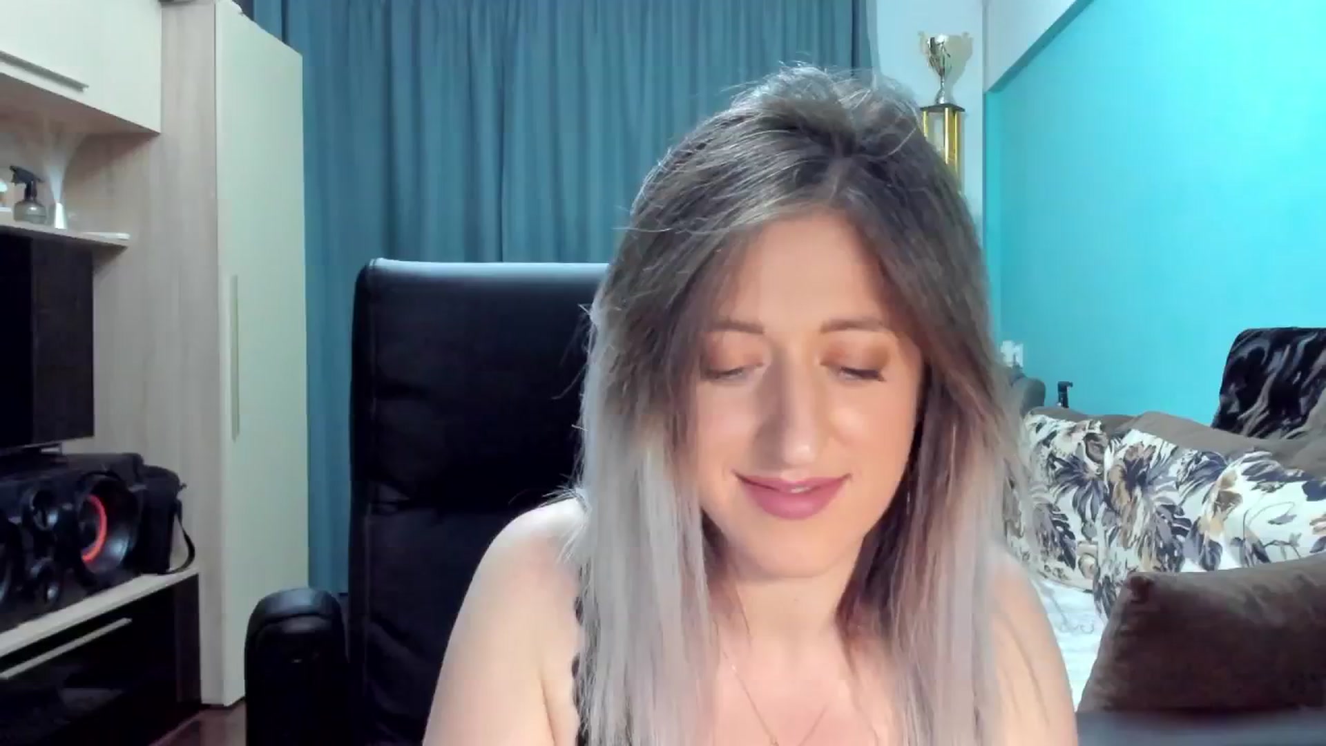 Gallery image thumbnail from SweetDelia_'s myfreecams stream on, 10/06/2024, 01:16 image 19 of 20