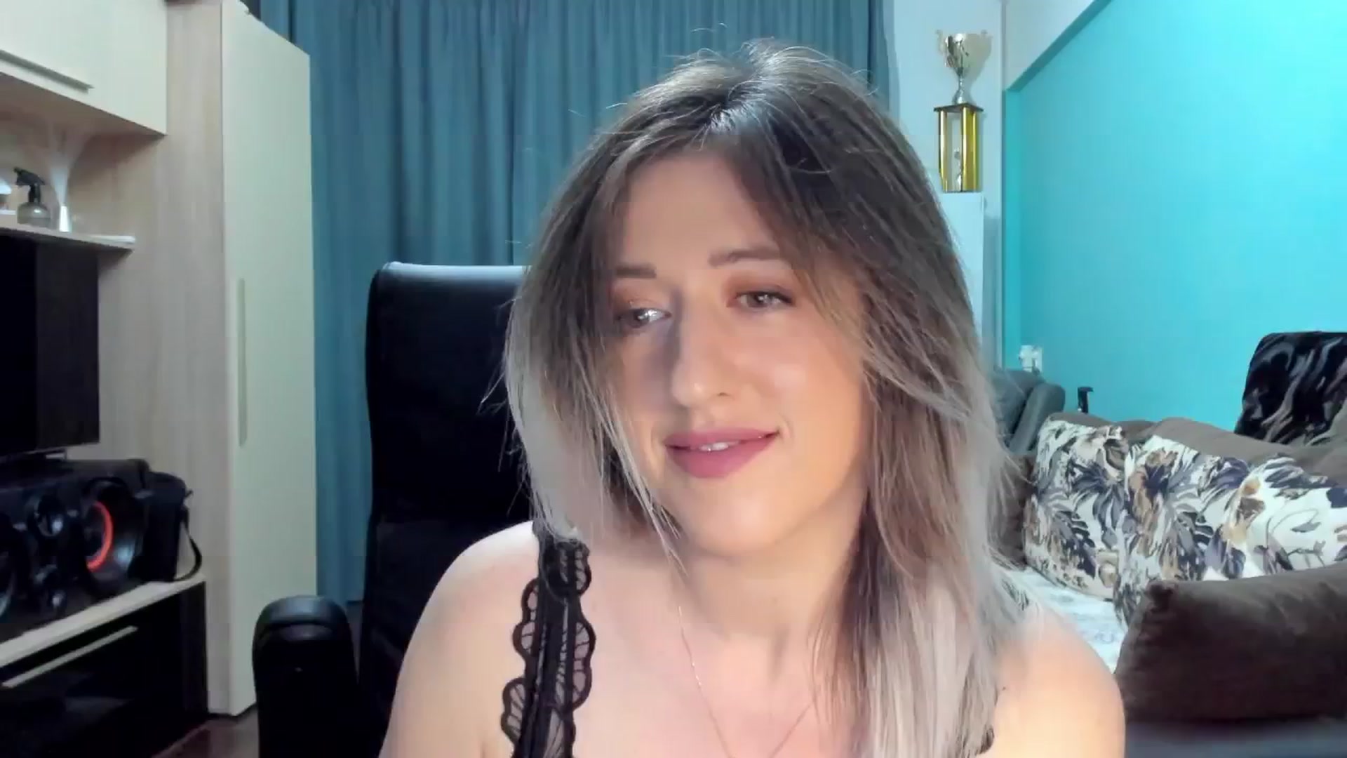 Gallery image thumbnail from SweetDelia_'s myfreecams stream on, 10/06/2024, 01:16 image 5 of 20