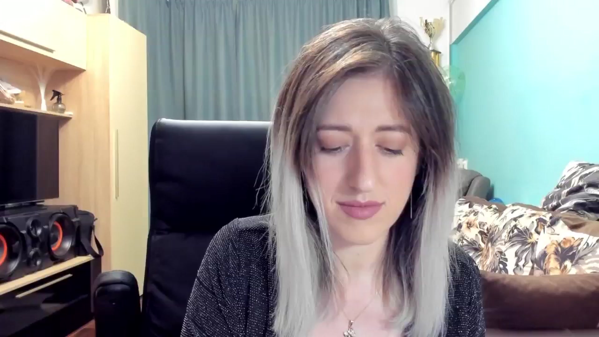 Gallery image thumbnail from SweetDelia_'s myfreecams stream on, 10/09/2024, 23:52 image 7 of 20