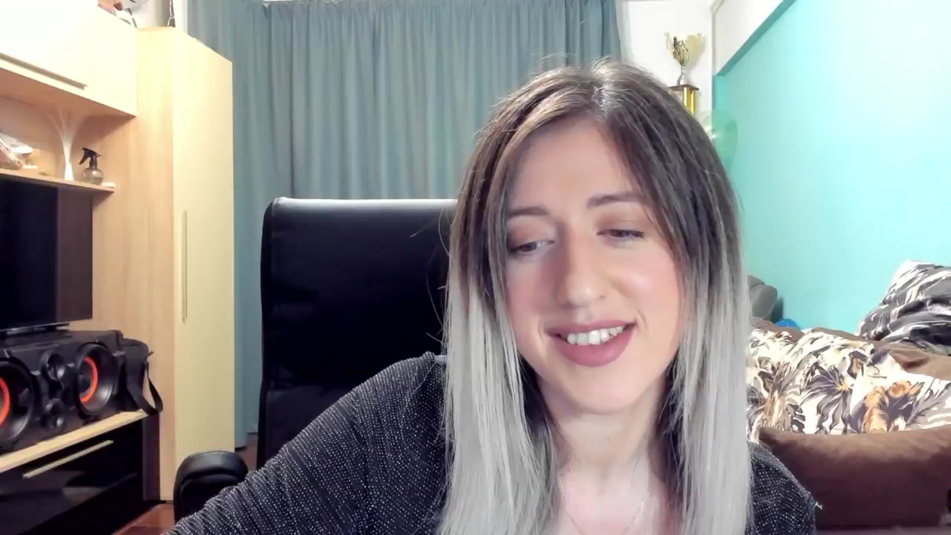 Gallery image thumbnail from SweetDelia_'s myfreecams stream on, 10/10/2024, 01:13 image 12 of 20