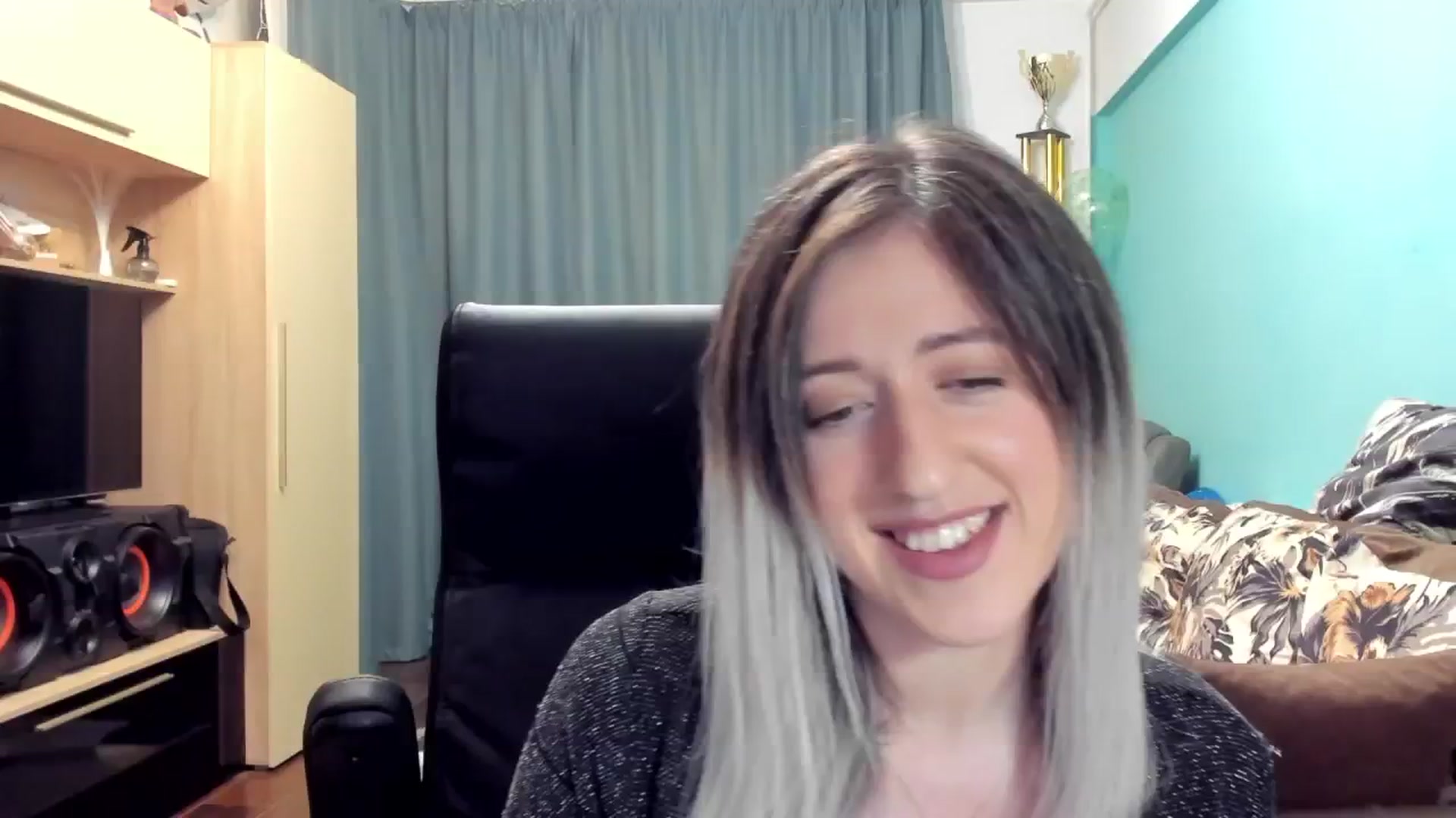 Gallery image thumbnail from SweetDelia_'s myfreecams stream on, 10/10/2024, 01:13 image 14 of 20