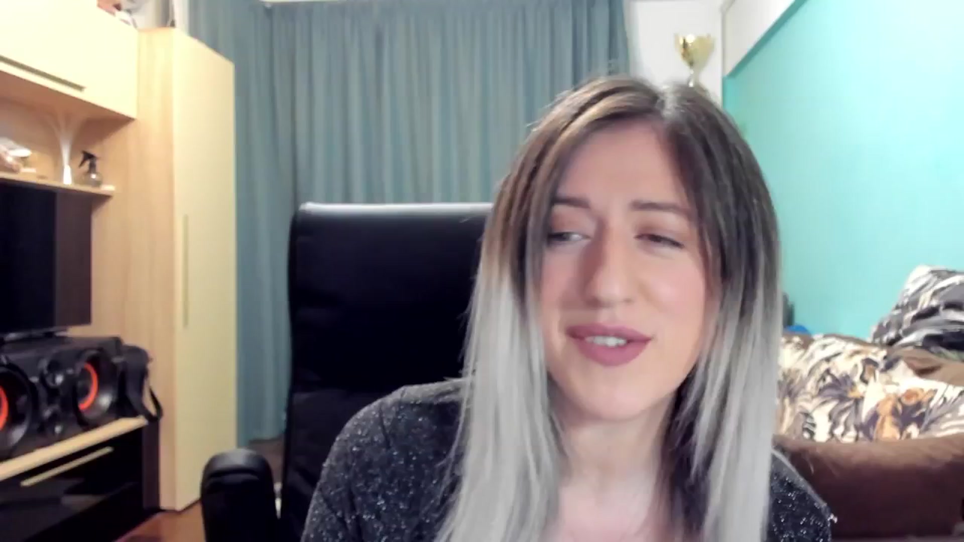 Gallery image thumbnail from SweetDelia_'s myfreecams stream on, 10/10/2024, 01:13 image 18 of 20