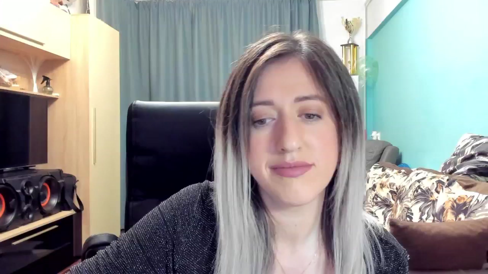 Gallery image thumbnail from SweetDelia_'s myfreecams stream on, 10/10/2024, 01:13 image 7 of 20