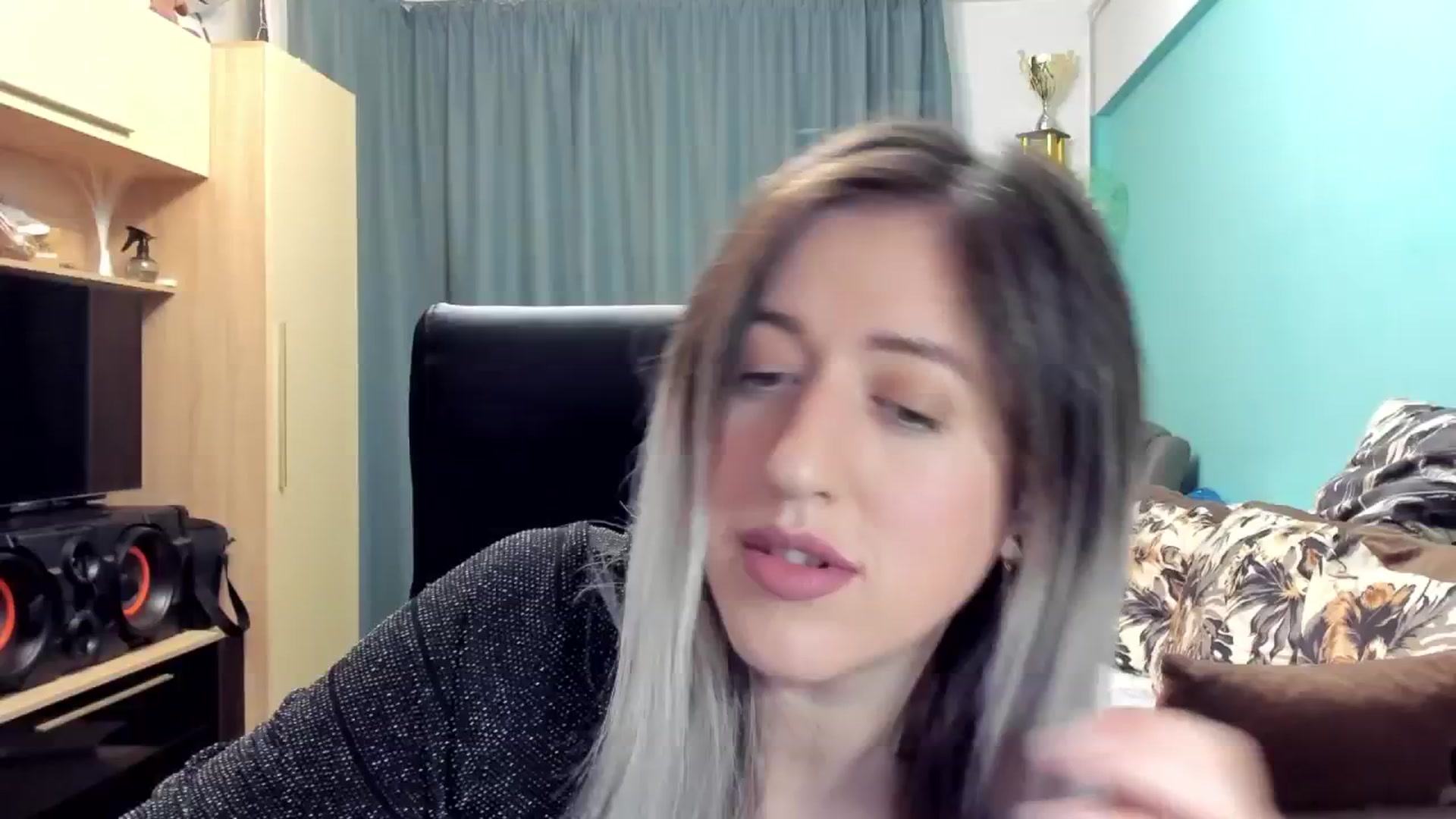 Gallery image thumbnail from SweetDelia_'s myfreecams stream on, 10/10/2024, 01:13 image 4 of 20