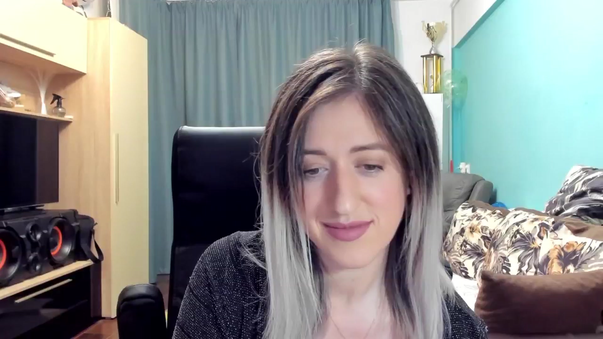 Gallery image thumbnail from SweetDelia_'s myfreecams stream on, 10/10/2024, 01:13 image 5 of 20