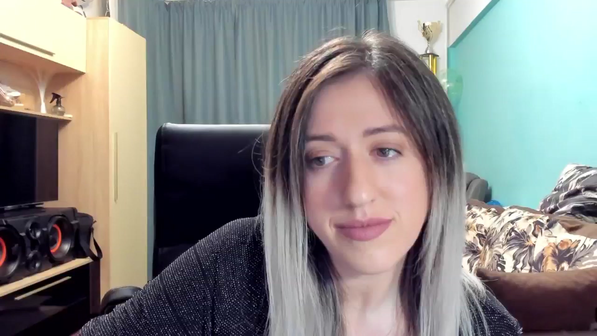 Gallery image thumbnail from SweetDelia_'s myfreecams stream on, 10/10/2024, 01:13 image 6 of 20