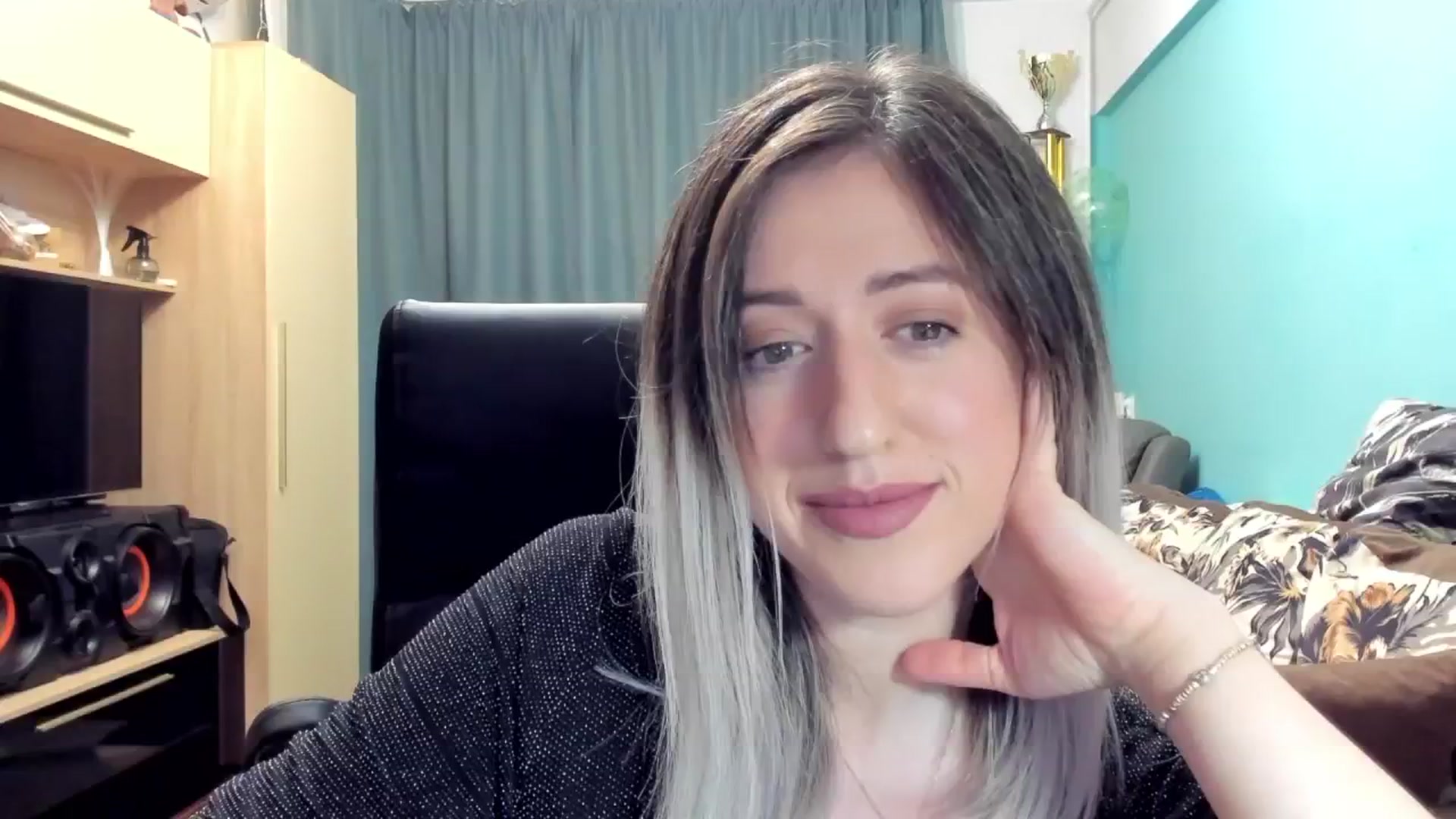Gallery image thumbnail from SweetDelia_'s myfreecams stream on, 10/10/2024, 01:13 image 8 of 20