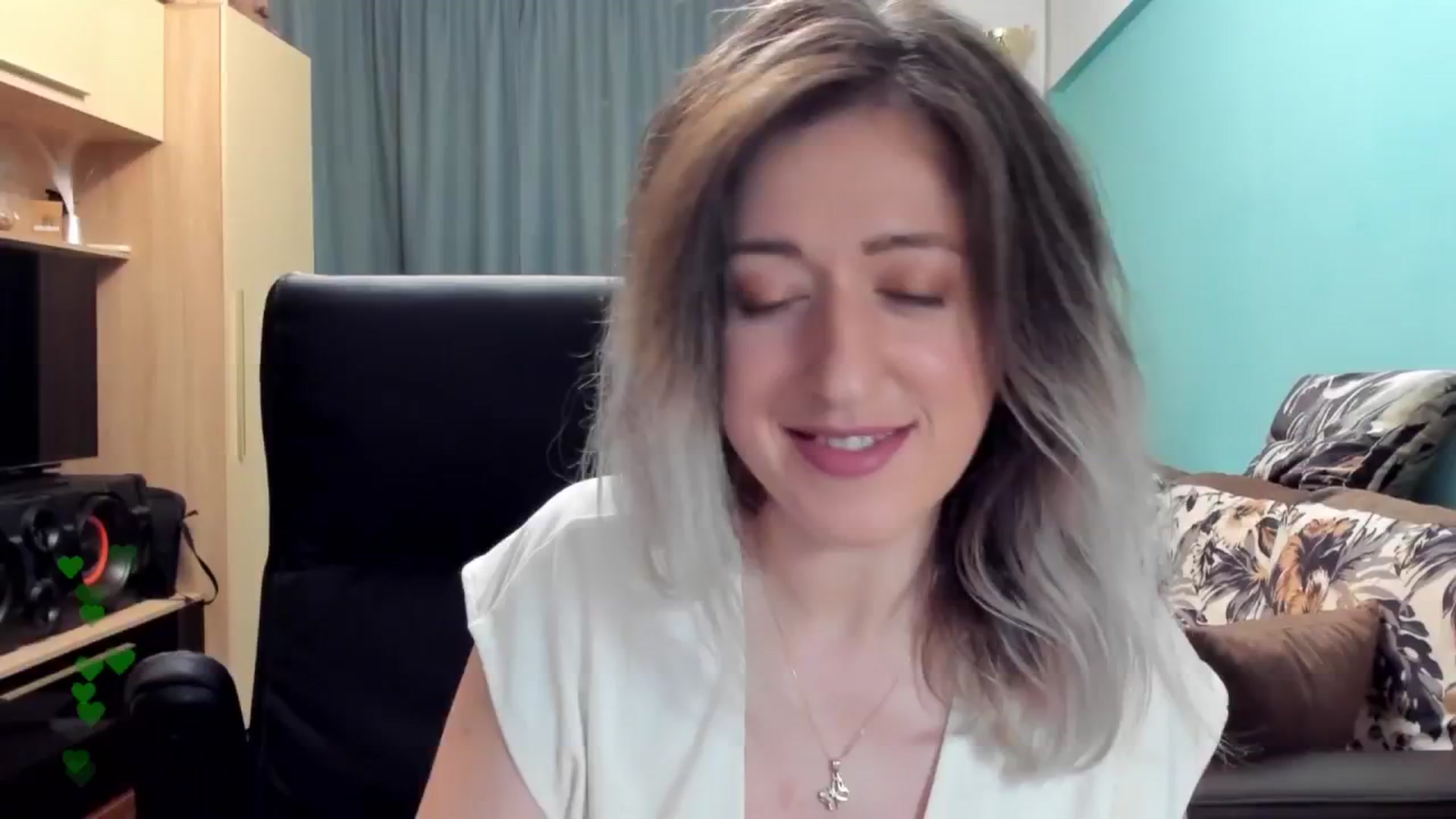 Gallery image thumbnail from SweetDelia_'s myfreecams stream on, 10/17/2024, 23:30 image 15 of 20