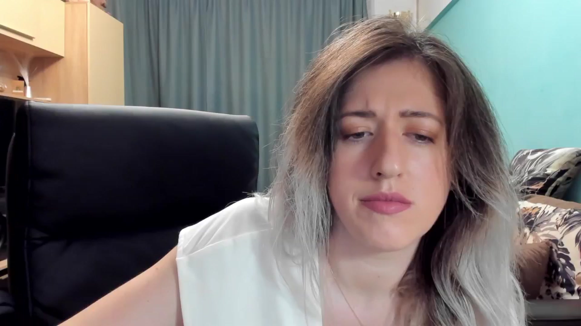 Gallery image thumbnail from SweetDelia_'s myfreecams stream on, 10/17/2024, 23:30 image 5 of 20