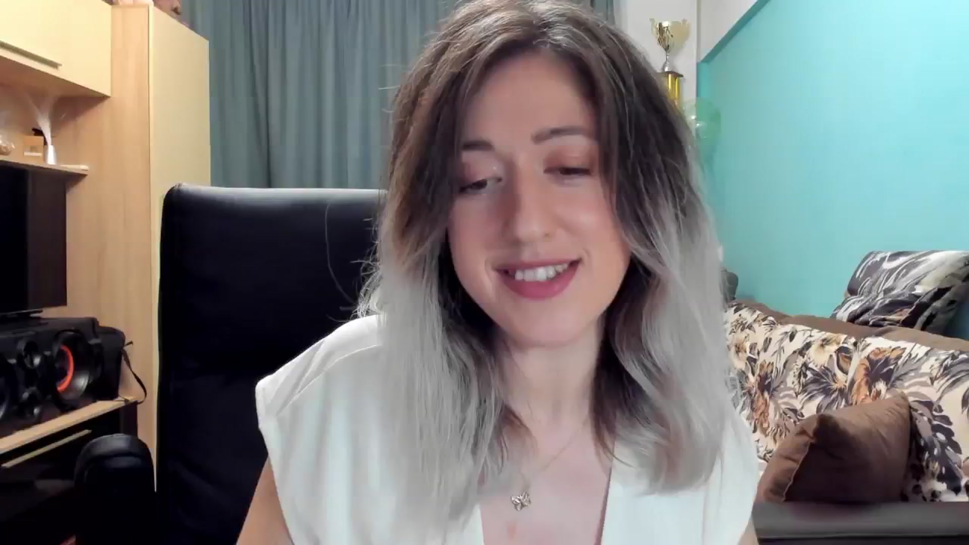 Gallery image thumbnail from SweetDelia_'s myfreecams stream on, 10/18/2024, 02:21 image 13 of 20