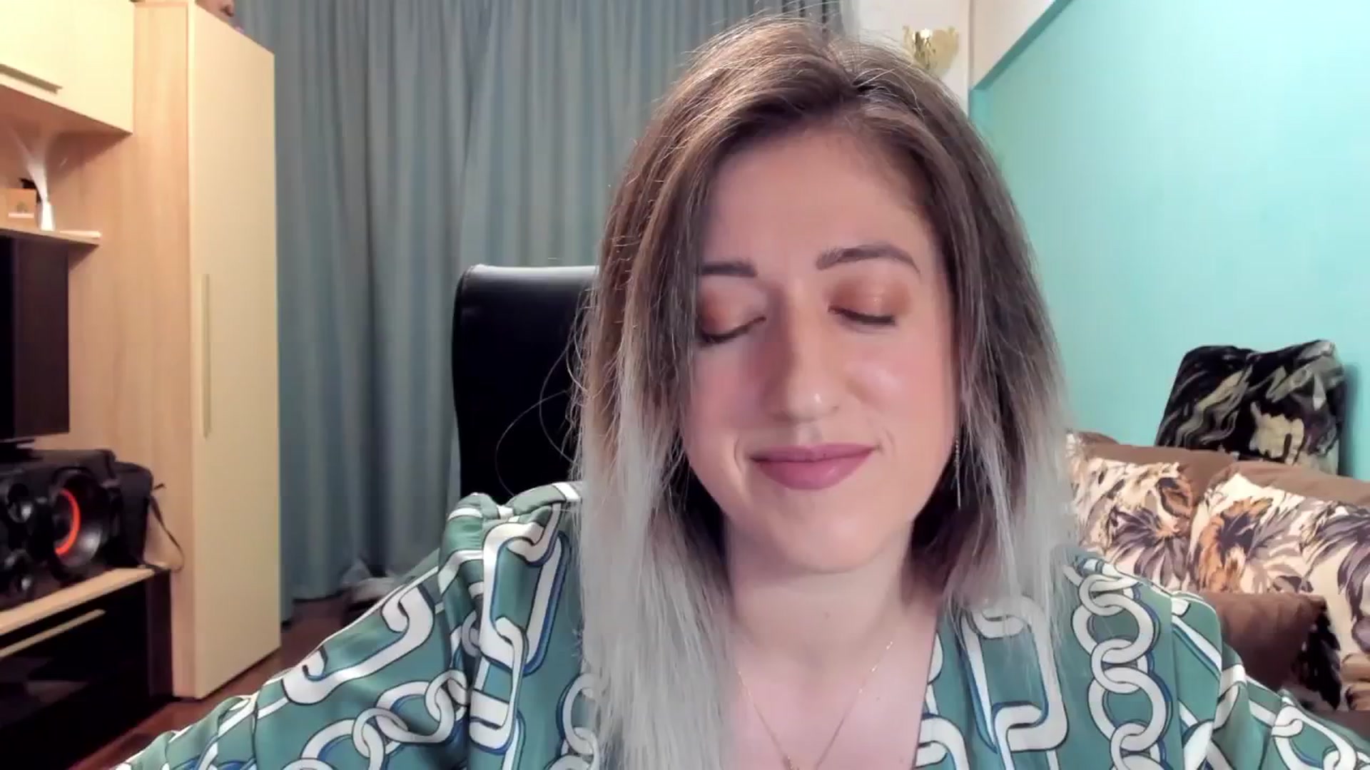 Gallery image thumbnail from SweetDelia_'s myfreecams stream on, 10/18/2024, 23:36 image 8 of 20