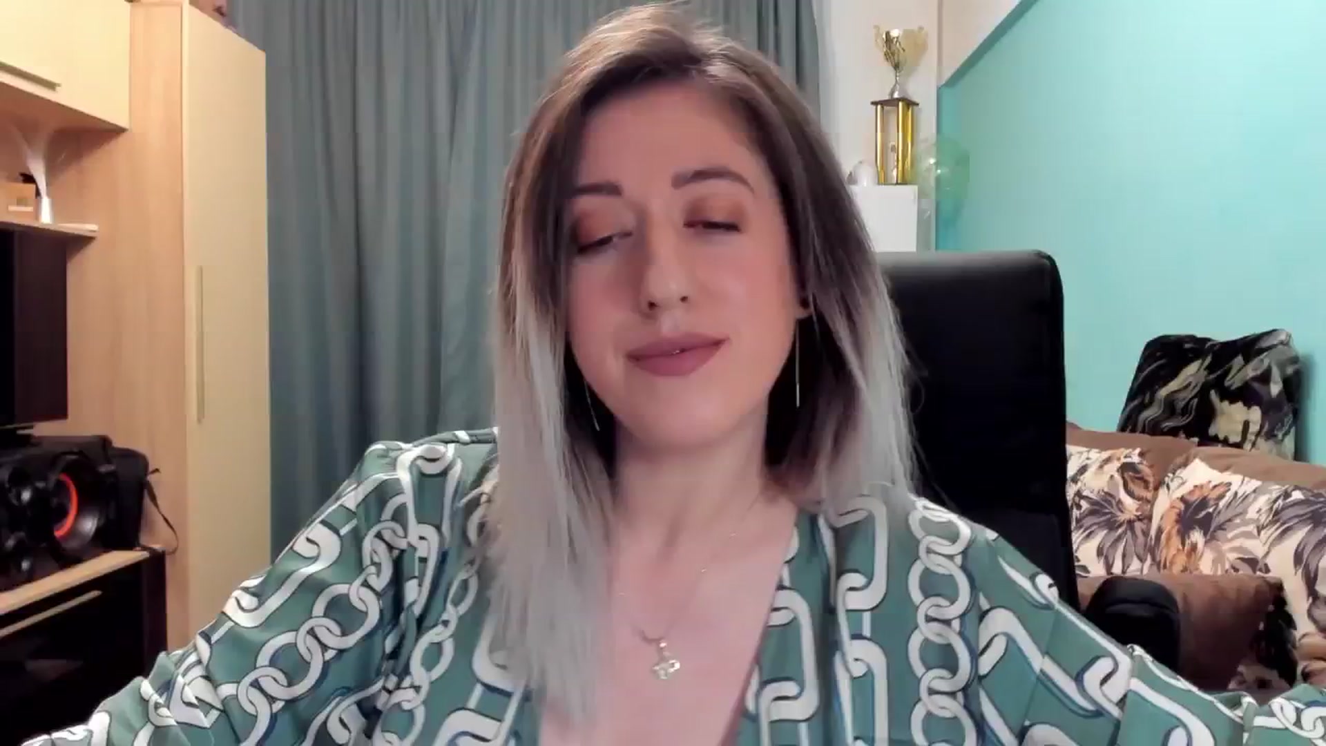 Gallery image thumbnail from SweetDelia_'s myfreecams stream on, 10/18/2024, 23:36 image 6 of 20