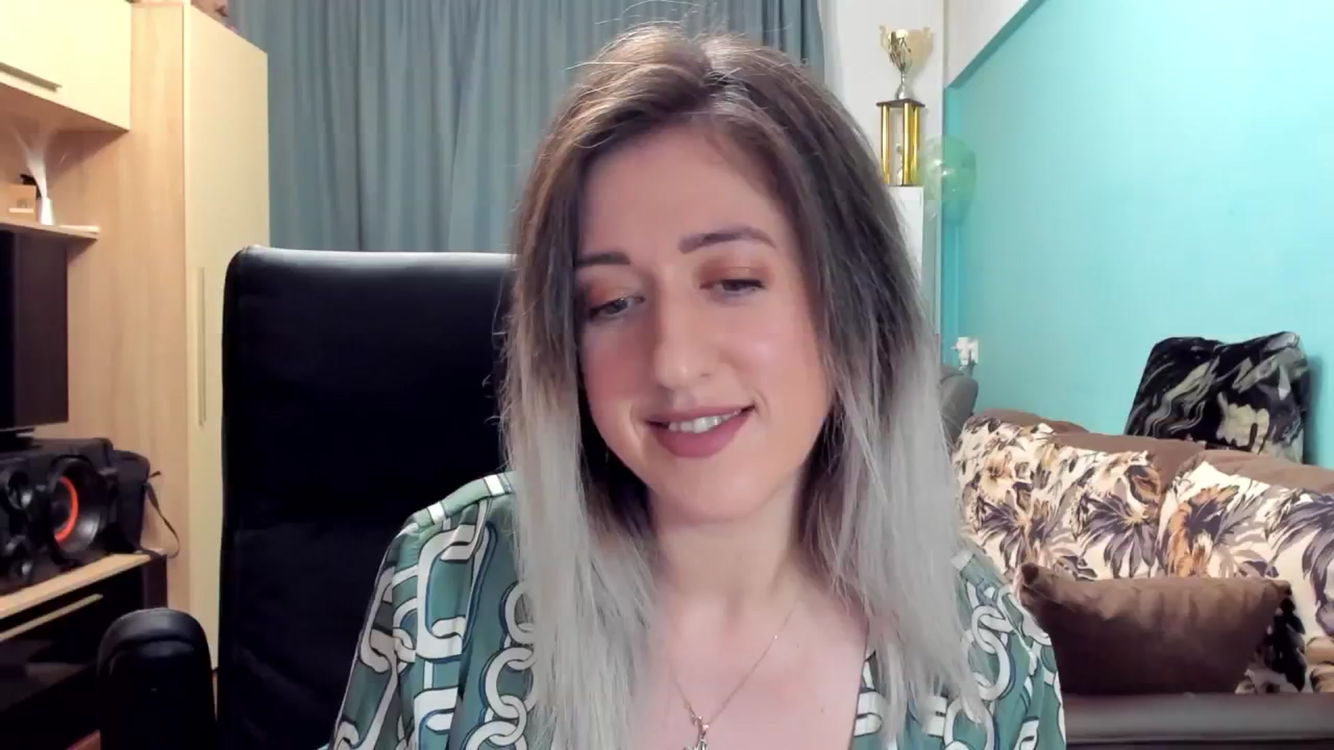 Gallery image thumbnail from SweetDelia_'s myfreecams stream on, 10/18/2024, 23:36 image 16 of 20