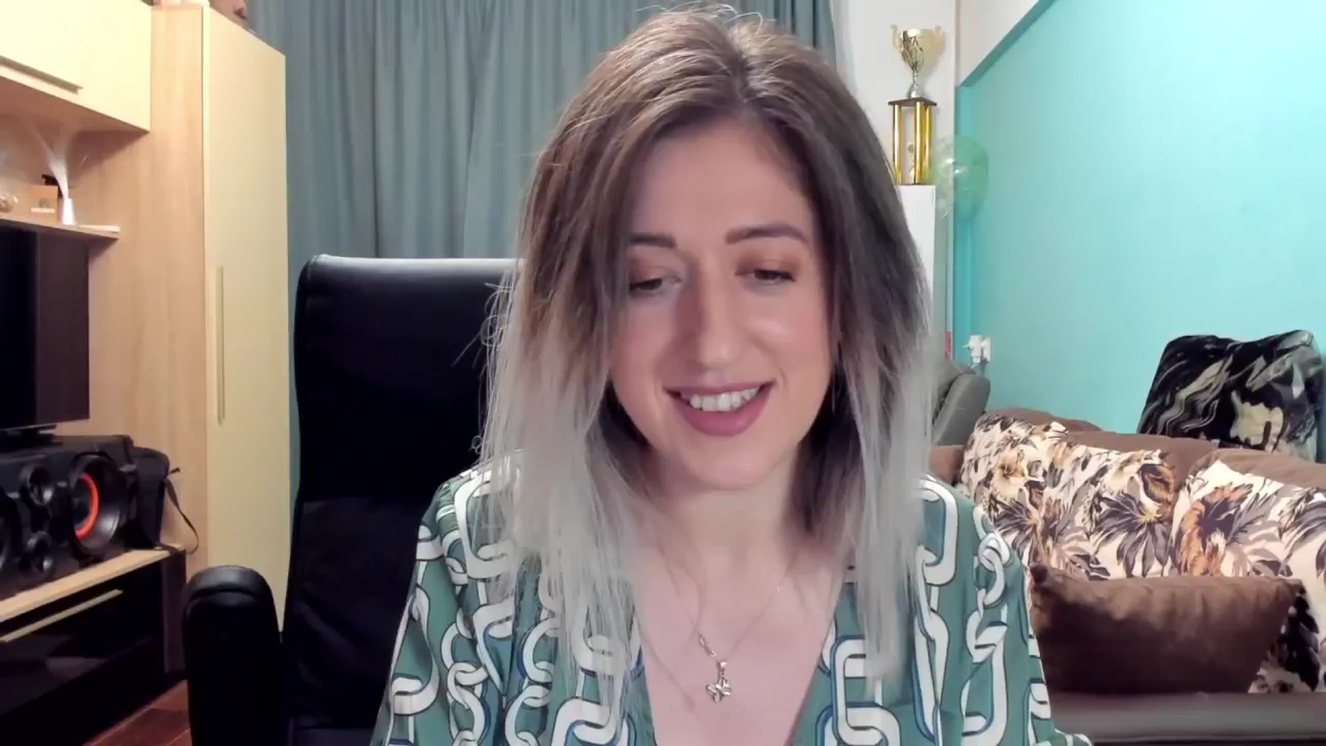 Gallery image thumbnail from SweetDelia_'s myfreecams stream on, 10/19/2024, 01:44 image 3 of 20