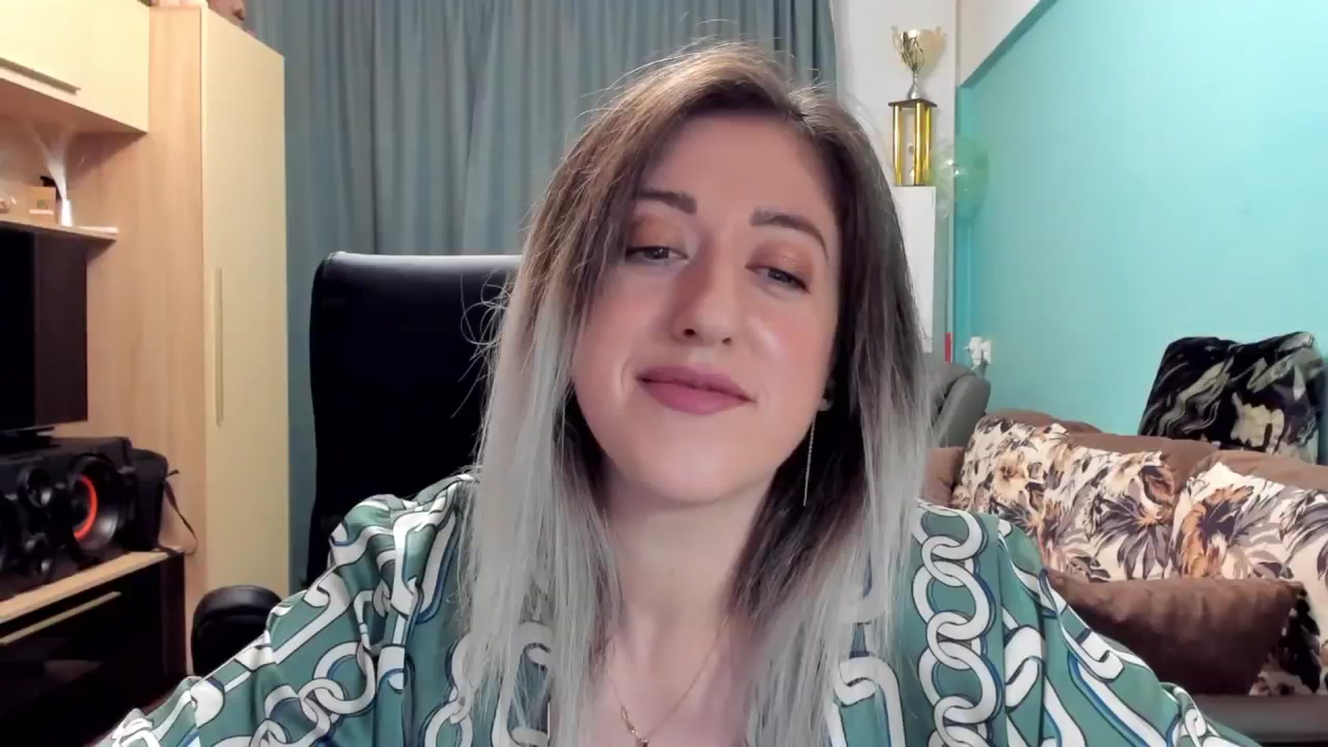 Gallery image thumbnail from SweetDelia_'s myfreecams stream on, 10/19/2024, 01:44 image 6 of 20