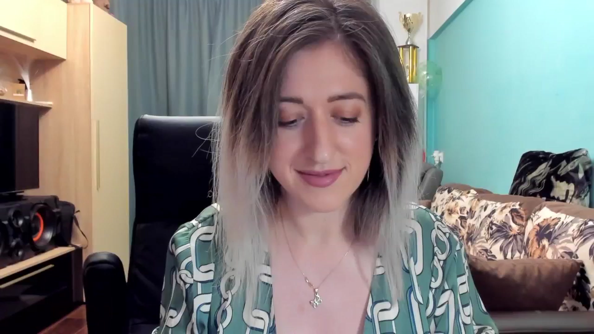 Gallery image thumbnail from SweetDelia_'s myfreecams stream on, 10/19/2024, 01:44 image 4 of 20