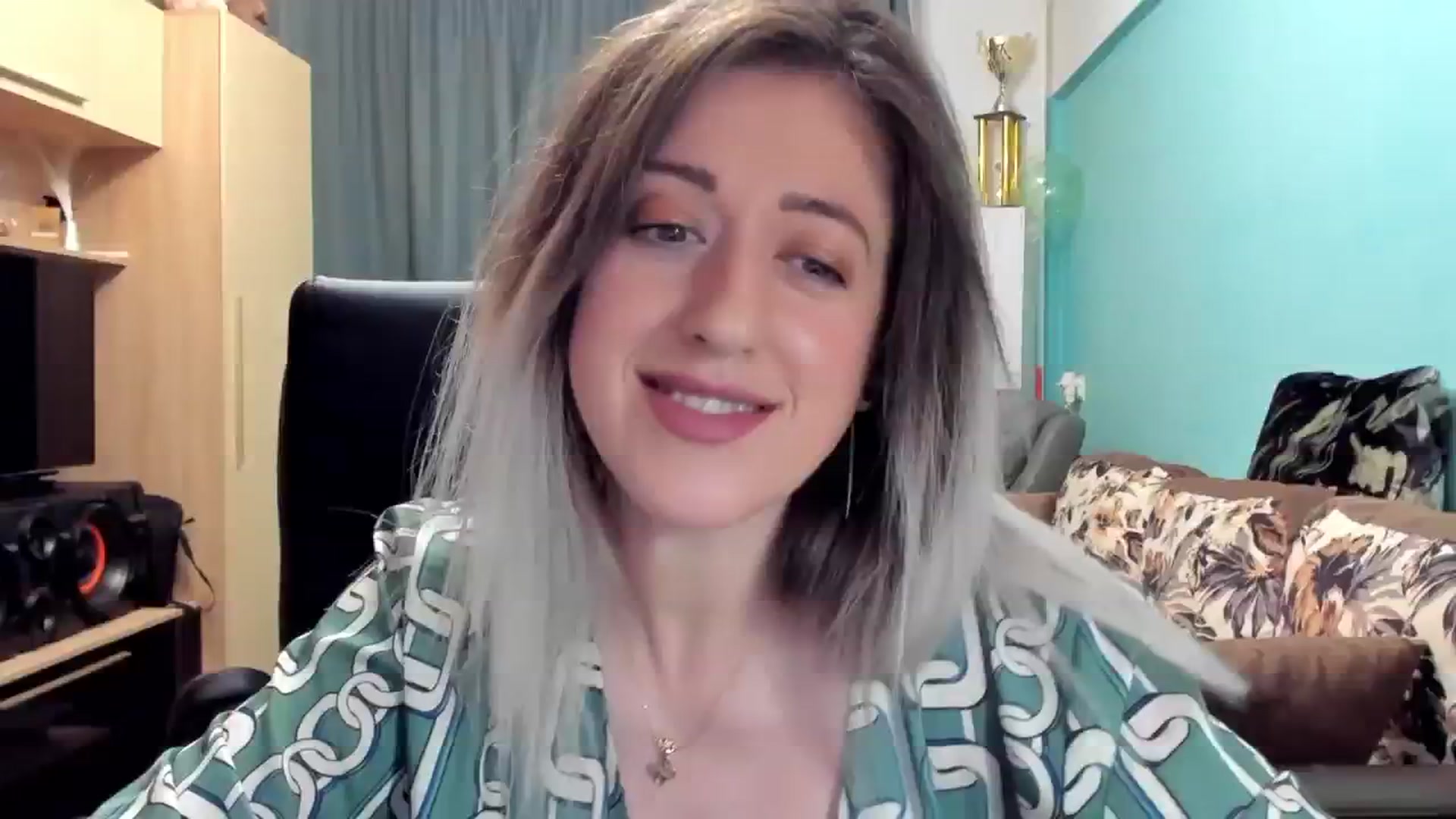 Gallery image thumbnail from SweetDelia_'s myfreecams stream on, 10/19/2024, 01:44 image 20 of 20