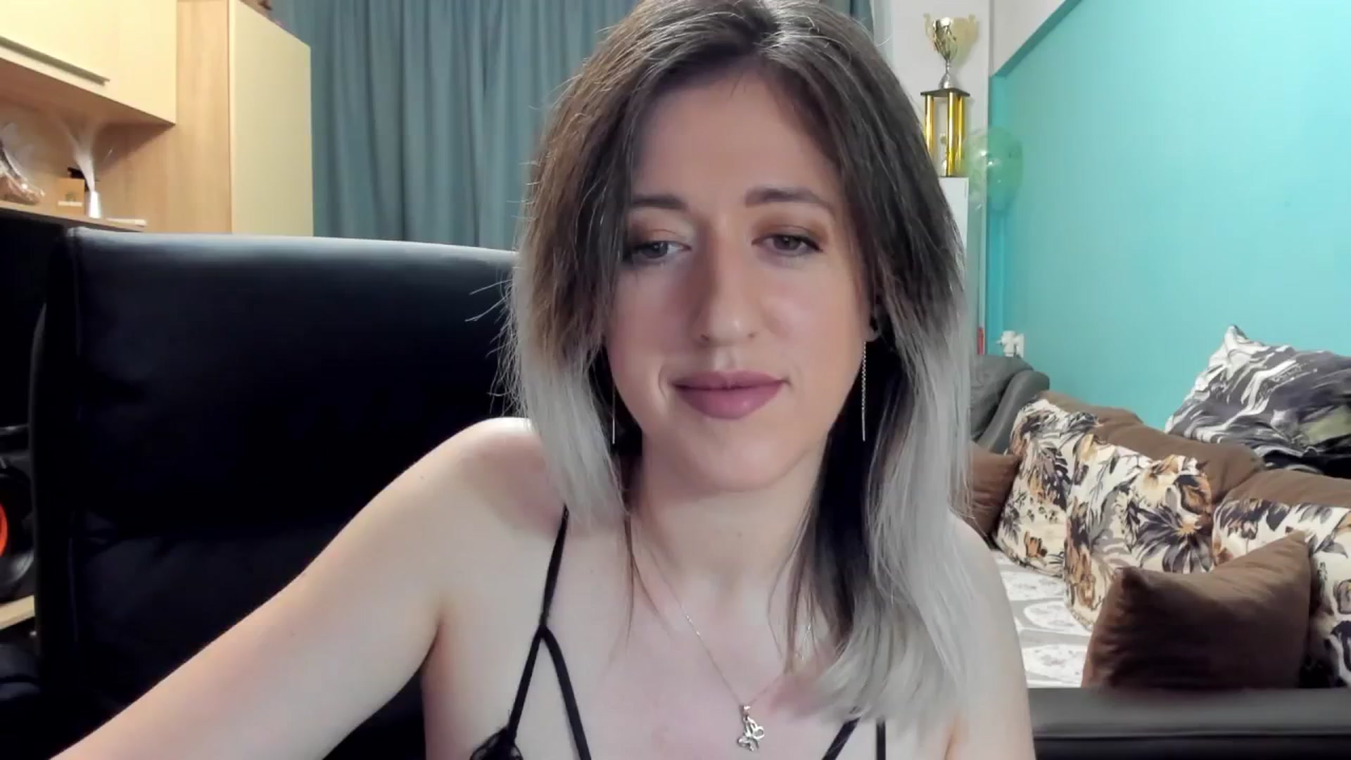 Gallery image thumbnail from SweetDelia_'s myfreecams stream on, 10/20/2024, 24:02 image 5 of 20