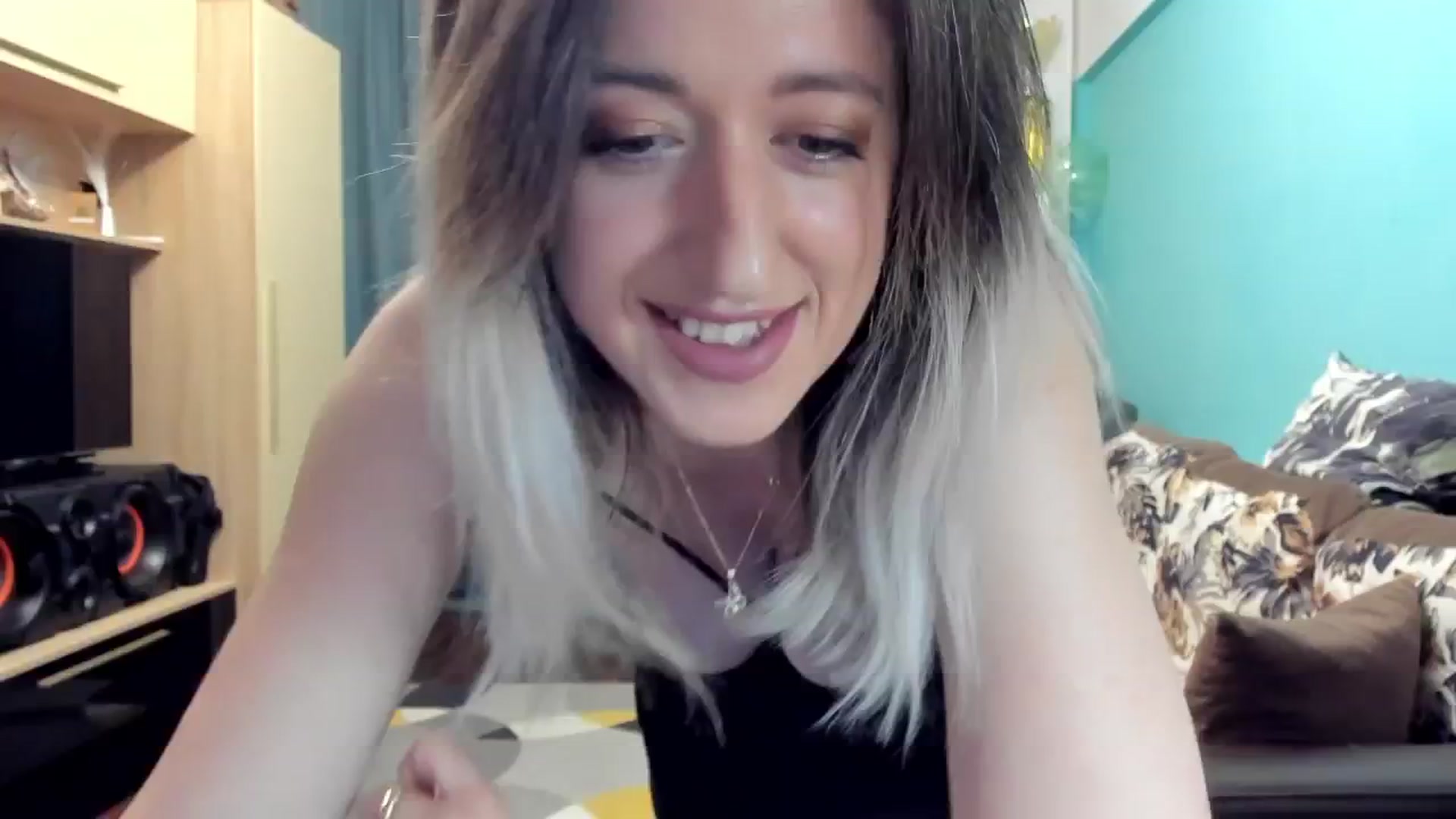 Gallery image thumbnail from SweetDelia_'s myfreecams stream on, 10/20/2024, 24:02 image 12 of 20