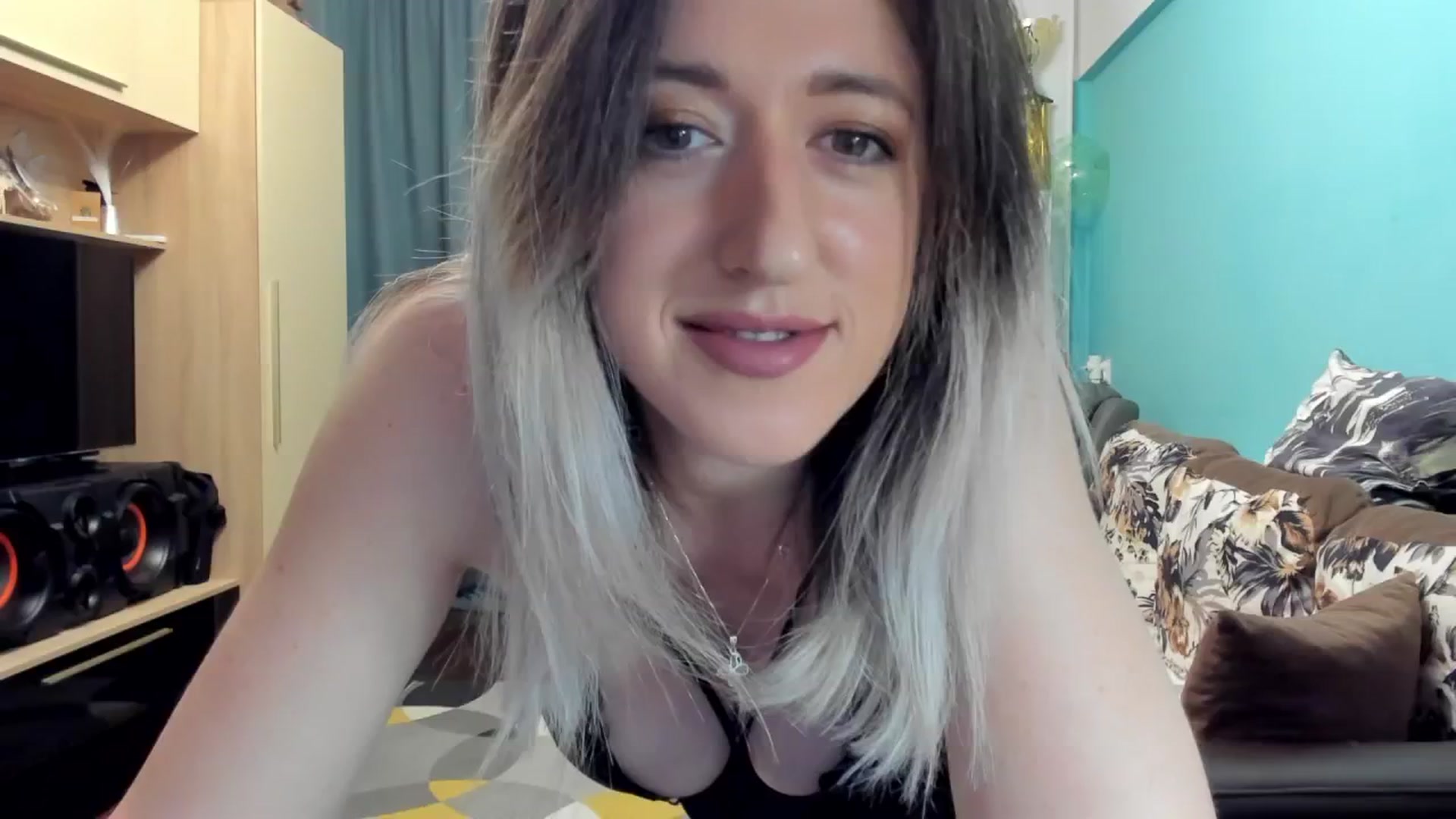 Gallery image thumbnail from SweetDelia_'s myfreecams stream on, 10/20/2024, 24:02 image 13 of 20