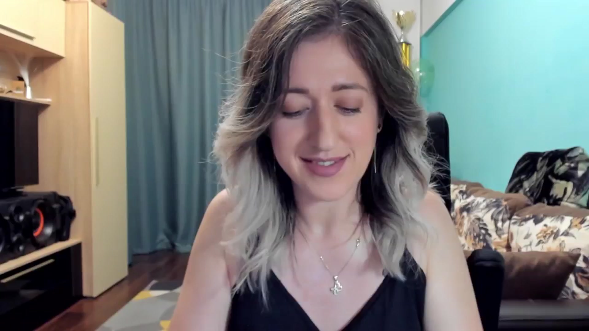Gallery image thumbnail from SweetDelia_'s myfreecams stream on, 10/20/2024, 22:04 image 6 of 20