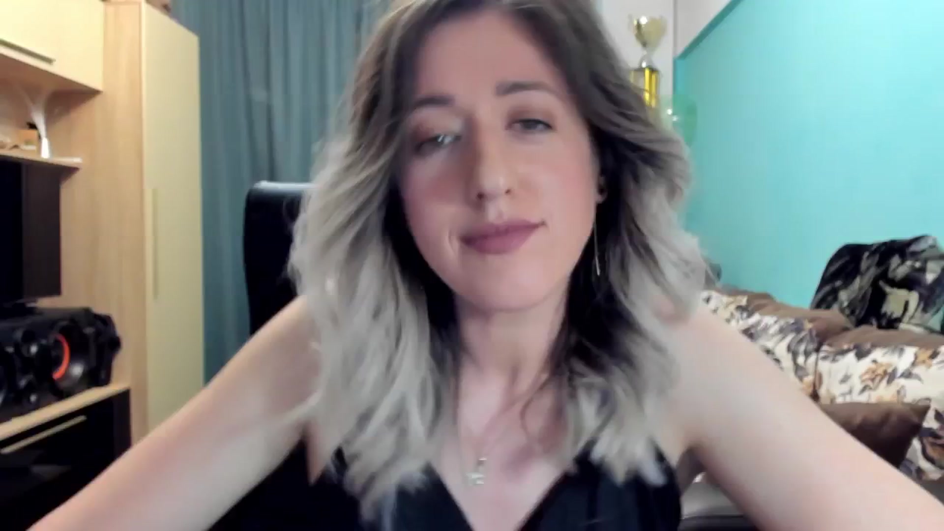 Gallery image thumbnail from SweetDelia_'s myfreecams stream on, 10/20/2024, 22:04 image 19 of 20