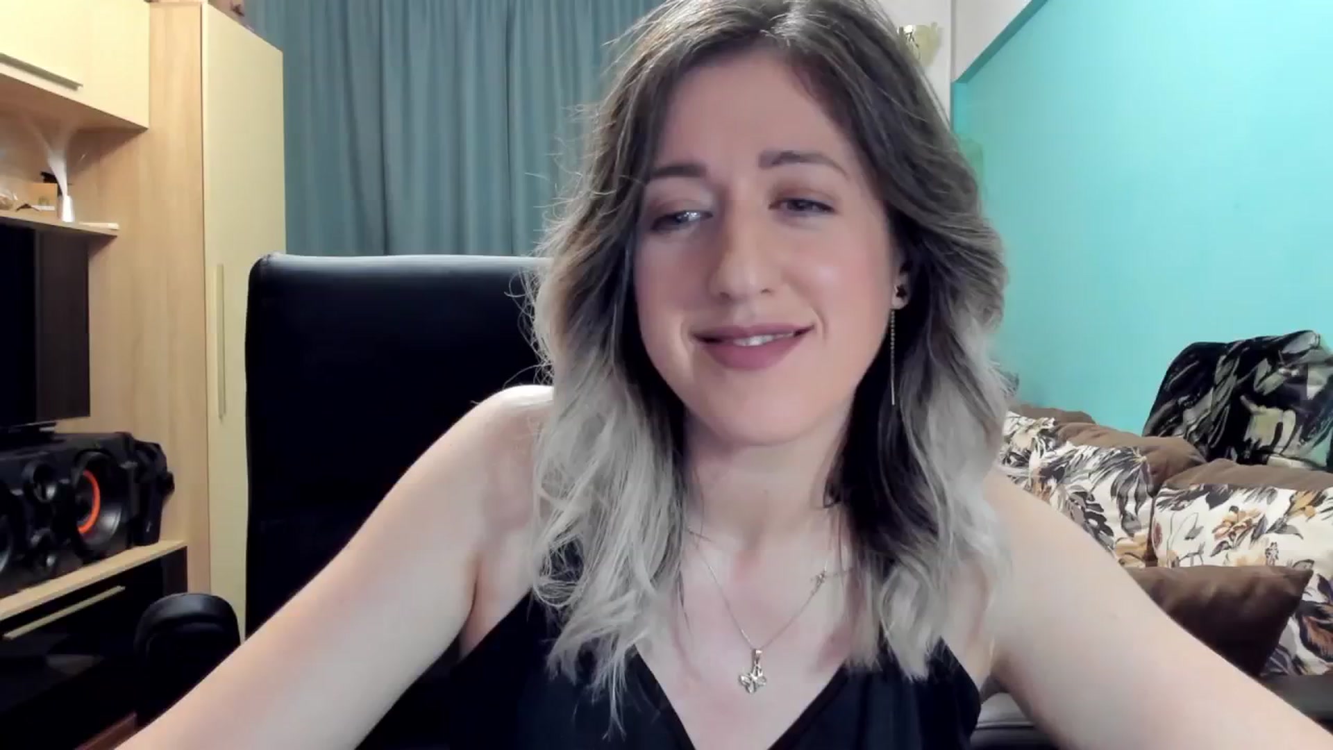 Gallery image thumbnail from SweetDelia_'s myfreecams stream on, 10/20/2024, 22:04 image 9 of 20