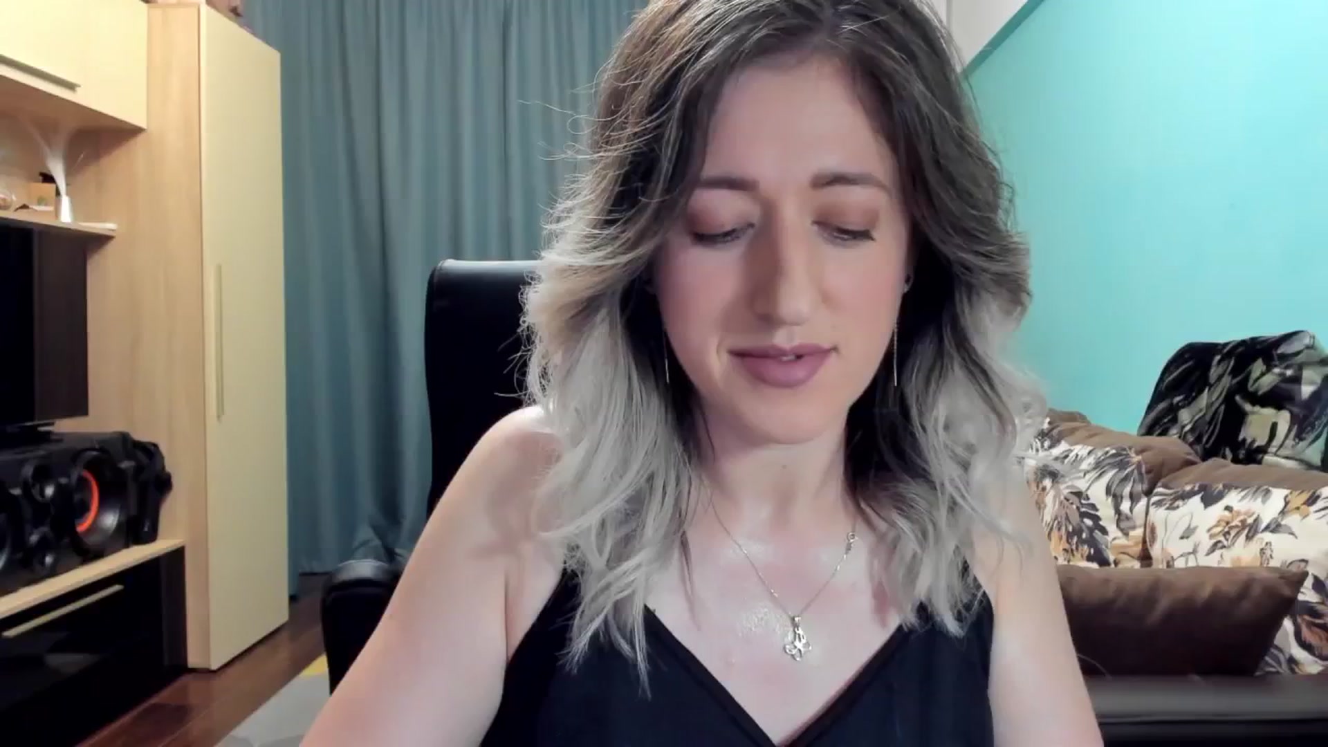 Gallery image thumbnail from SweetDelia_'s myfreecams stream on, 10/20/2024, 22:04 image 1 of 20