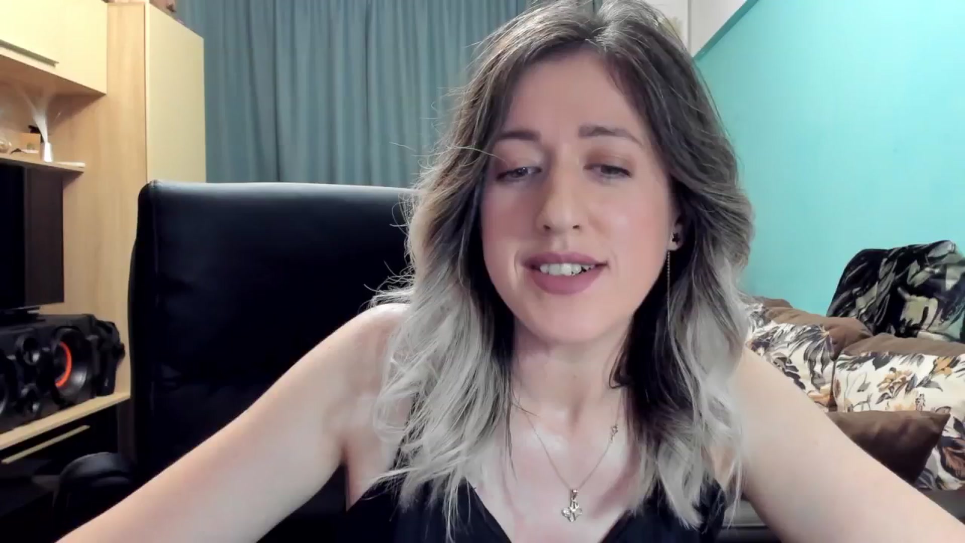 Gallery image thumbnail from SweetDelia_'s myfreecams stream on, 10/20/2024, 22:04 image 11 of 20